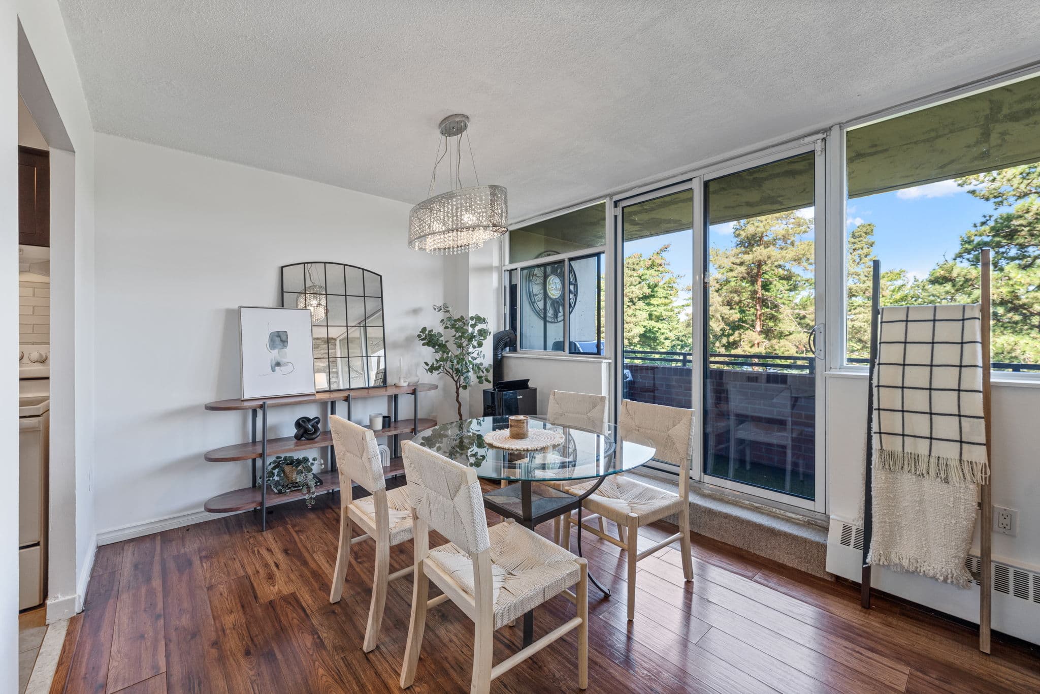 2301 Derry Rd W Unit 302 Mississauga, ON L5N 2R4