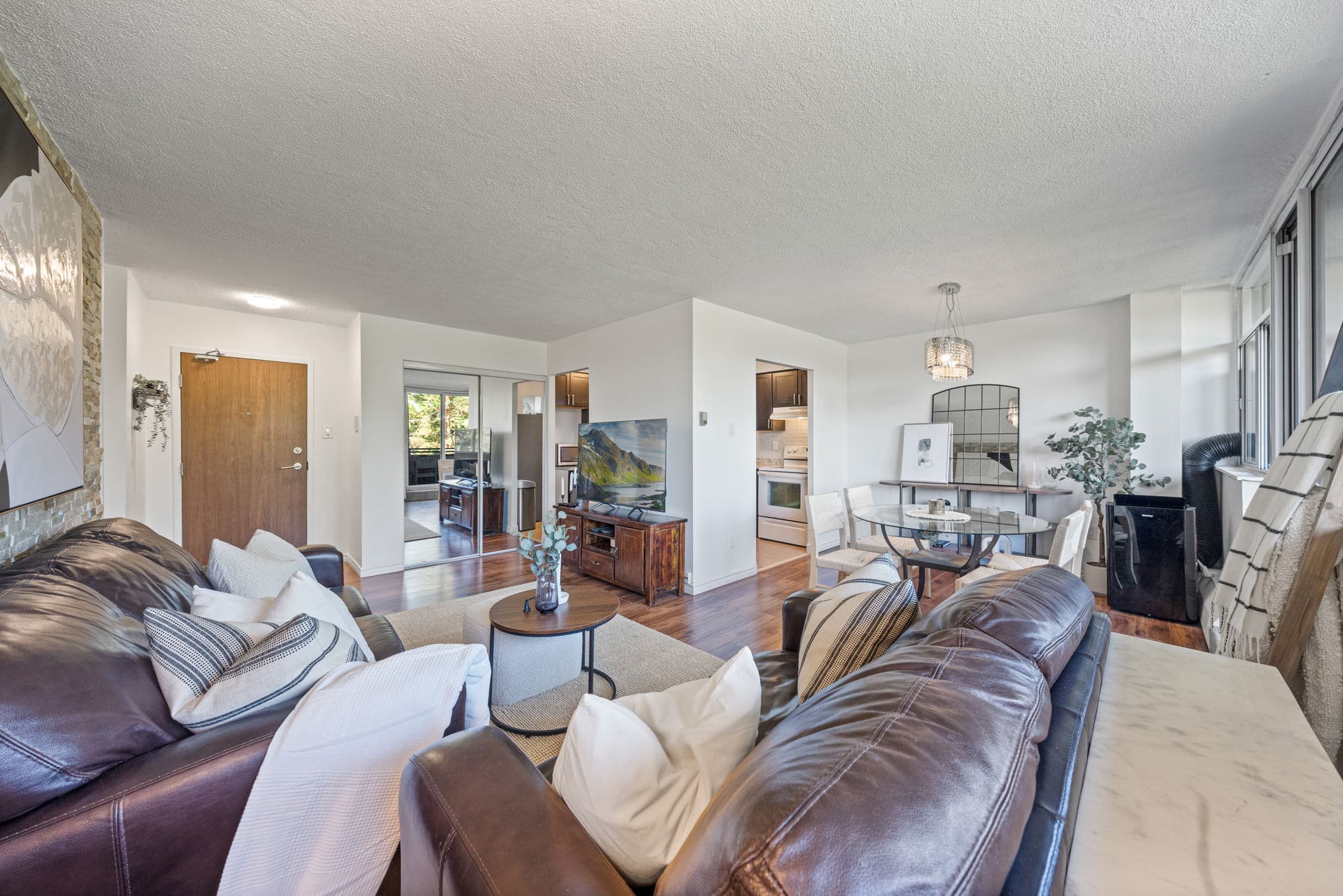 2301 Derry Rd W Unit 302 Mississauga, ON L5N 2R4