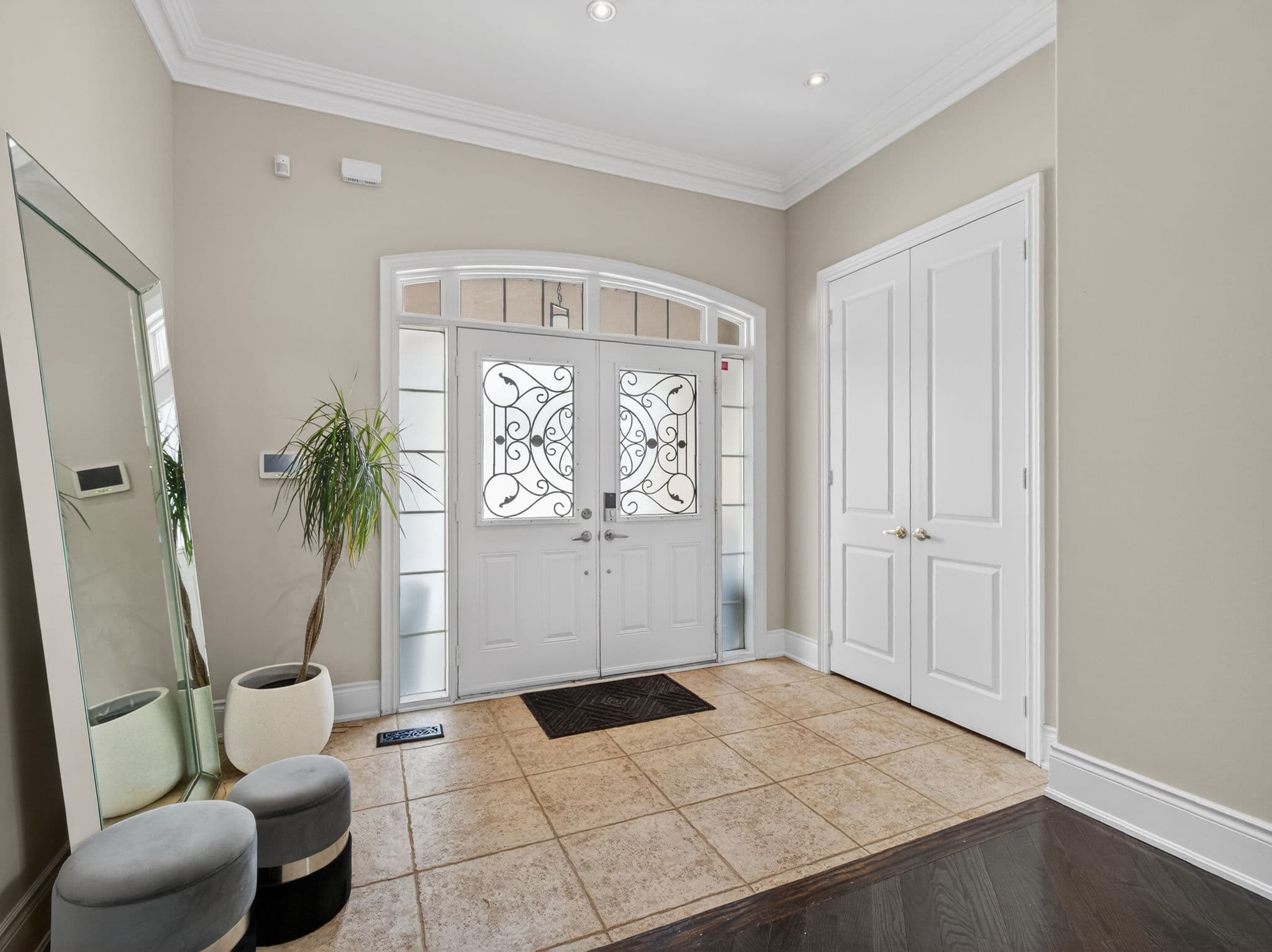232 Luca Ave Vaughan, ON L6A 0X3