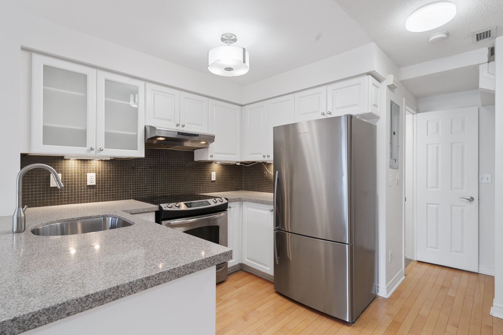 232 St George St TH11 Toronto, ON M5R 2N5
