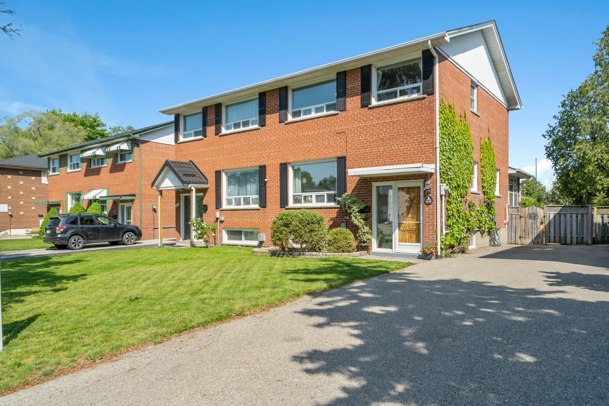 2350 Brookhurst Rd Mississauga, ON L5J 1R2
