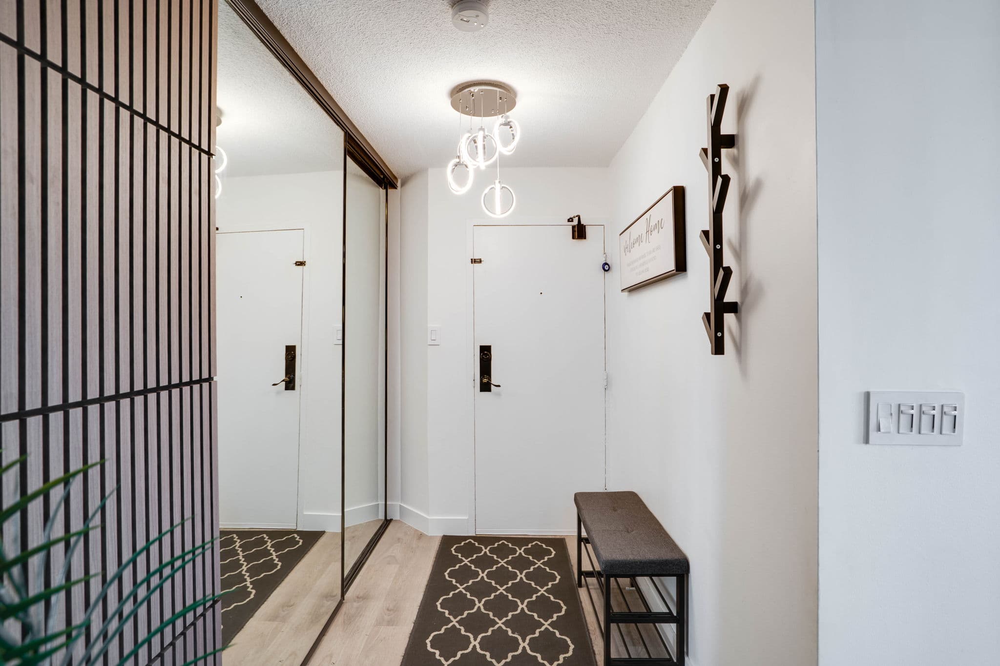 236 Albion Rd Unit 1811 Toronto, ON M9W 6A6