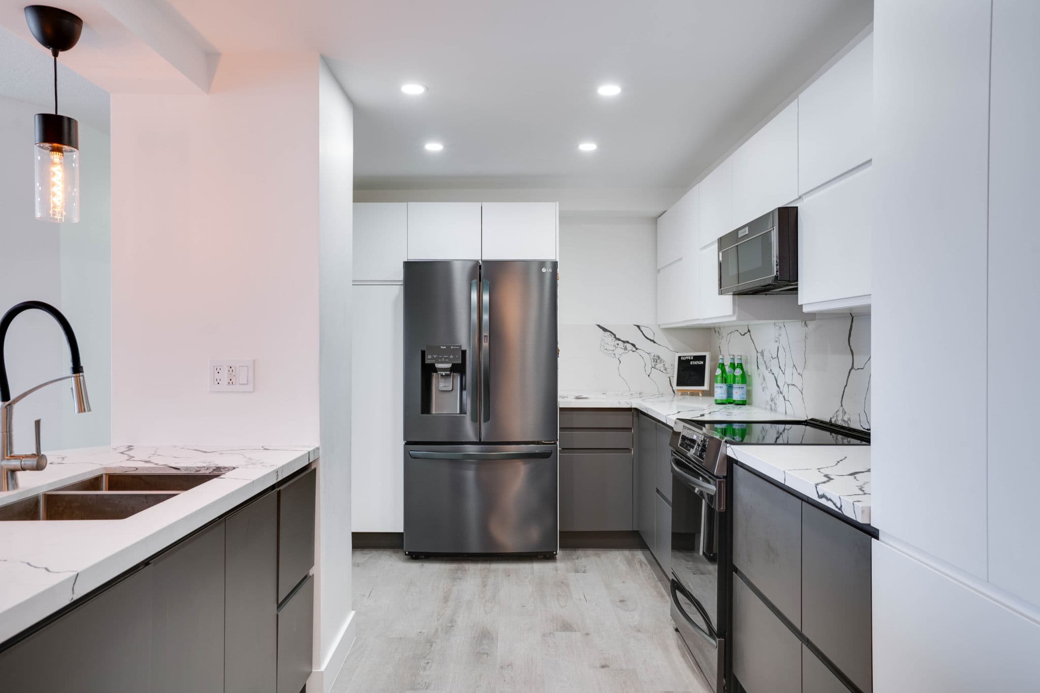 236 Albion Rd Unit 1811 Toronto, ON M9W 6A6