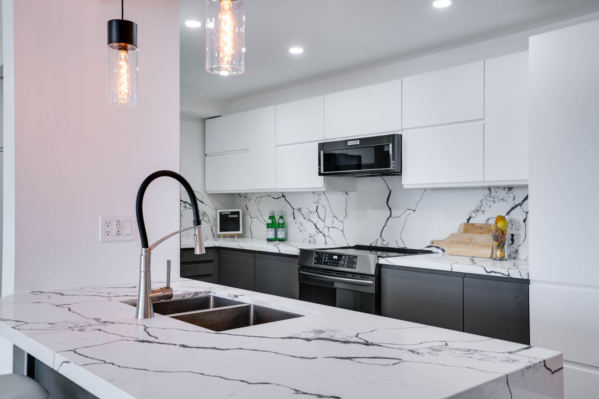 236 Albion Rd Unit 1811 Toronto, ON M9W 6A6