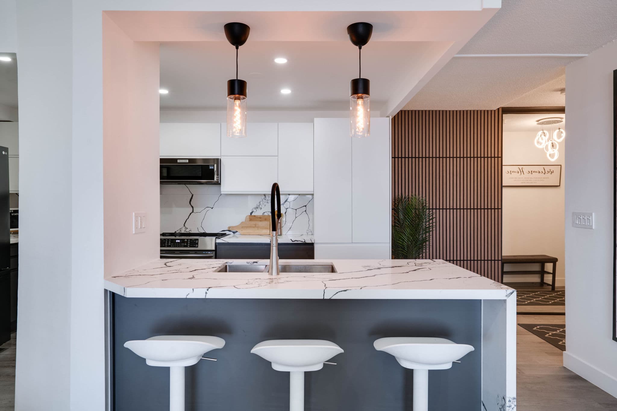 236 Albion Rd Unit 1811 Toronto, ON M9W 6A6