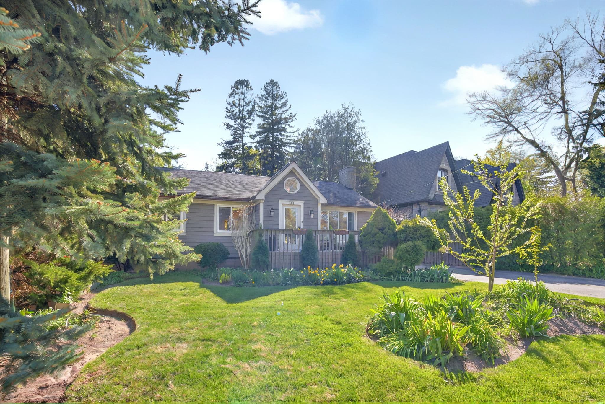 236 Burton Rd Oakville, ON L6K 2K5