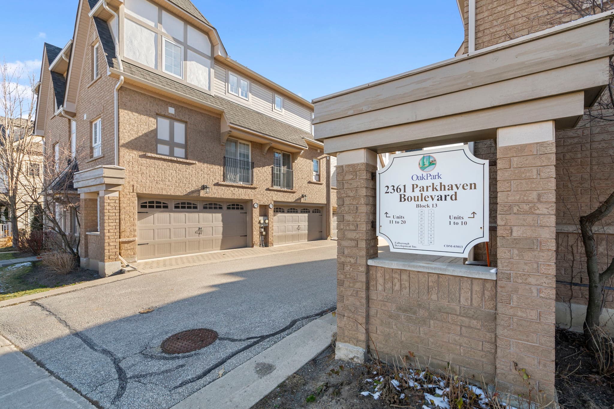 2361 Parkhaven Blvd Unit 12 Oakville, ON L6H 7S7