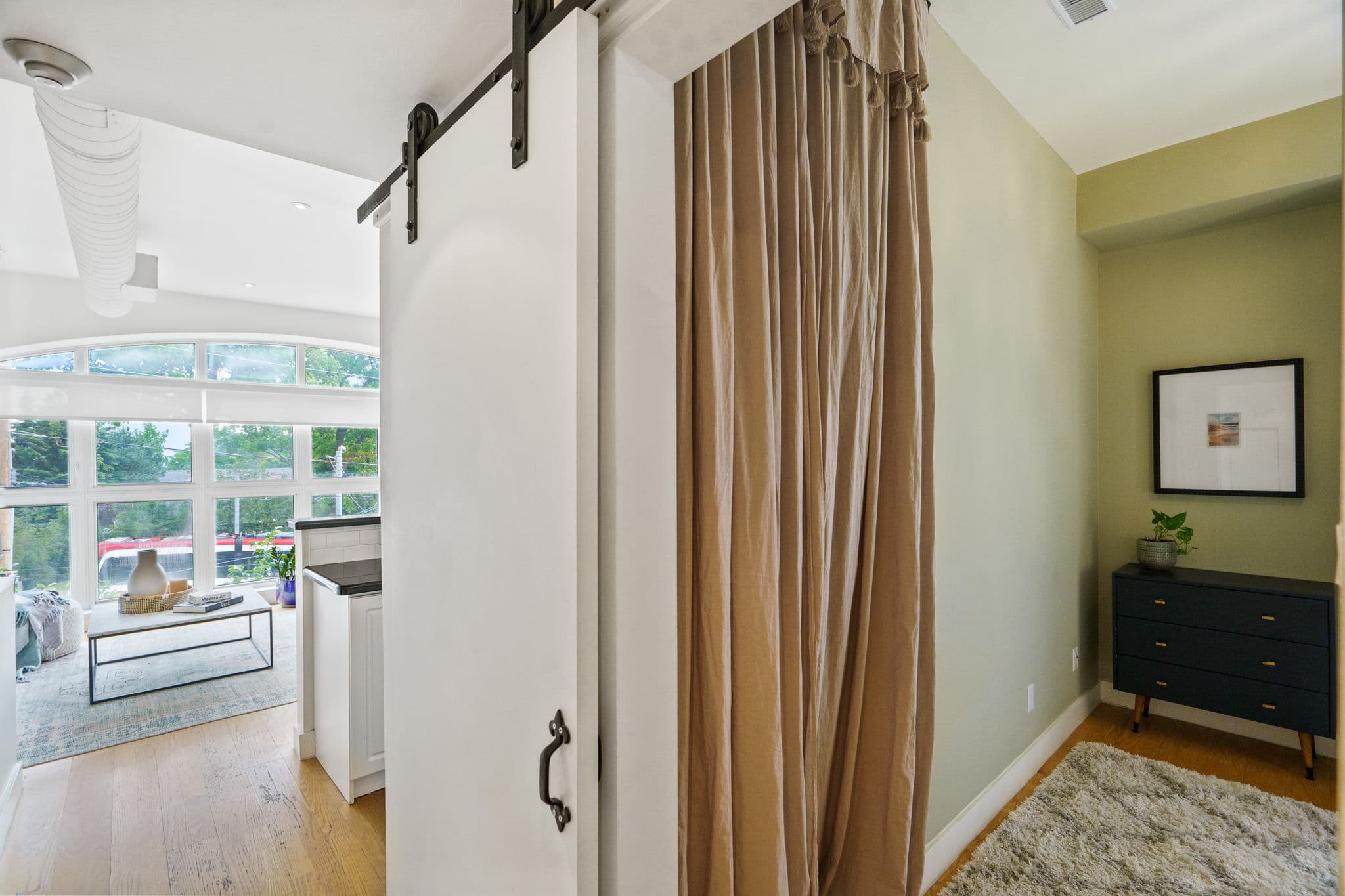 2362 Queen St E Unit 5 Toronto, ON M4E 1H3