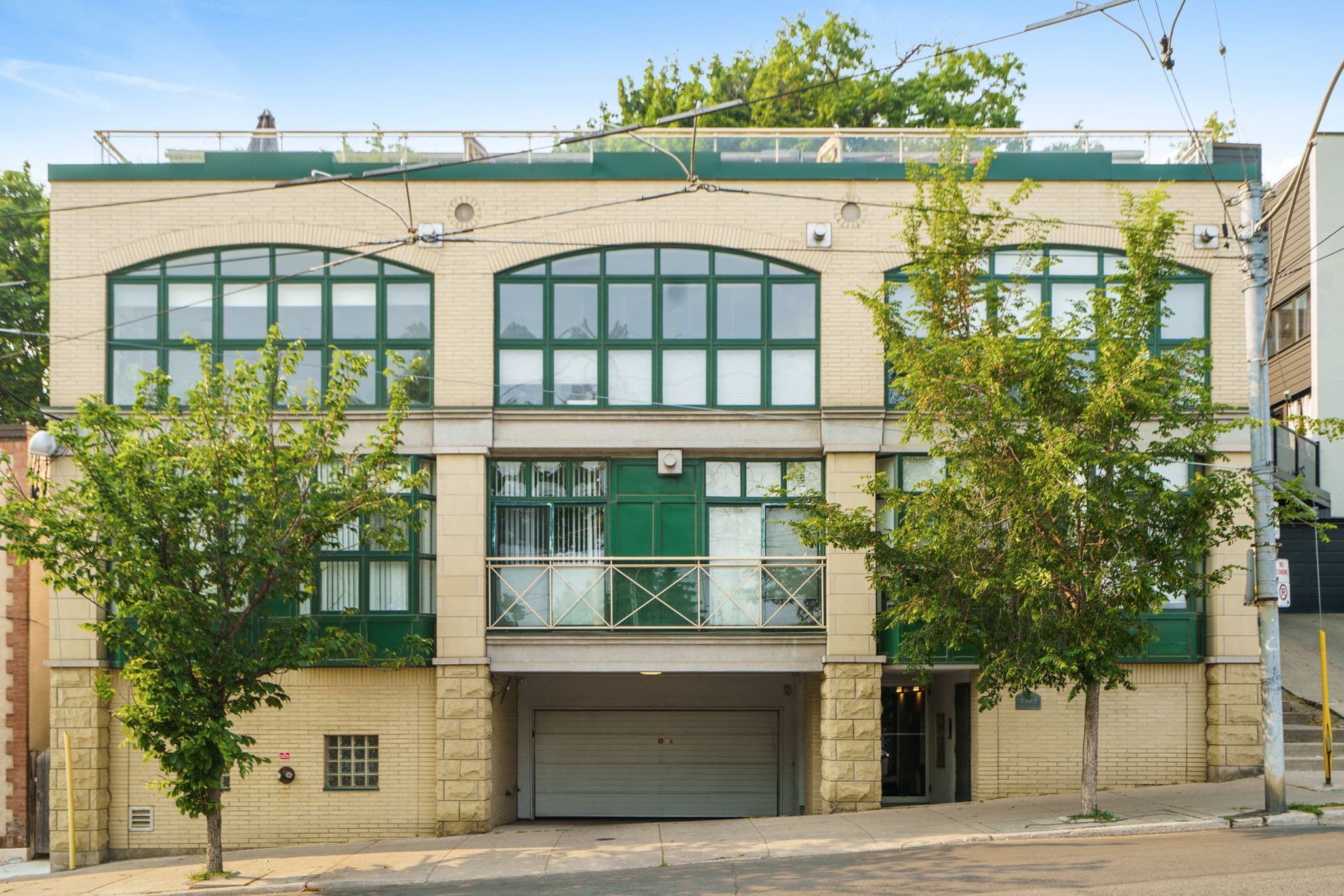 2362 Queen St E Unit 5 Toronto, ON M4E 1H3