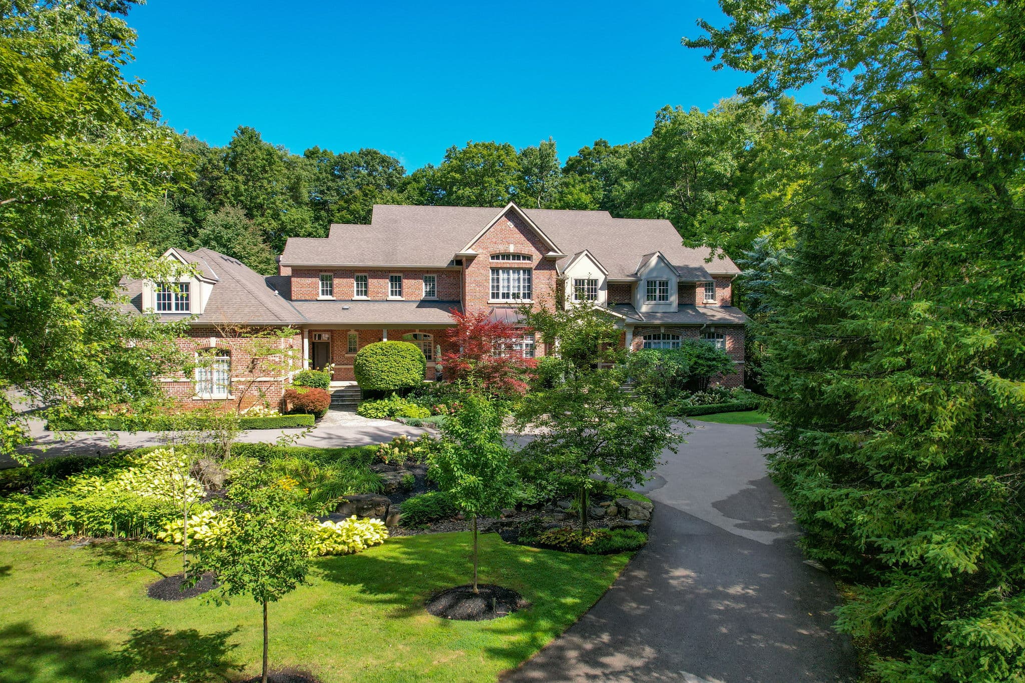 237 Forest Ridge Rd Richmond Hill, ON L4E 3L8
