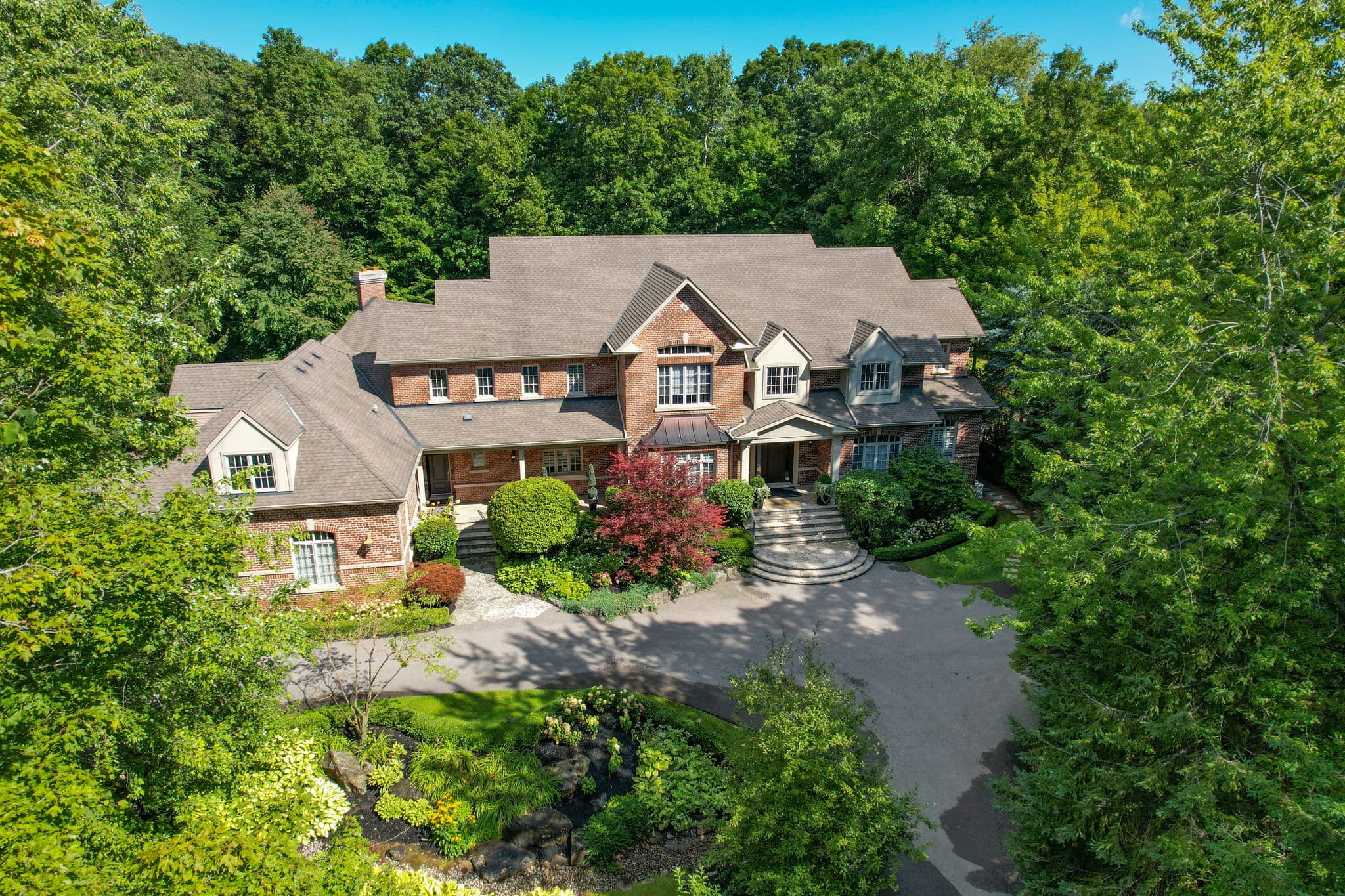 237 Forest Ridge Rd Richmond Hill, ON L4E 3L8
