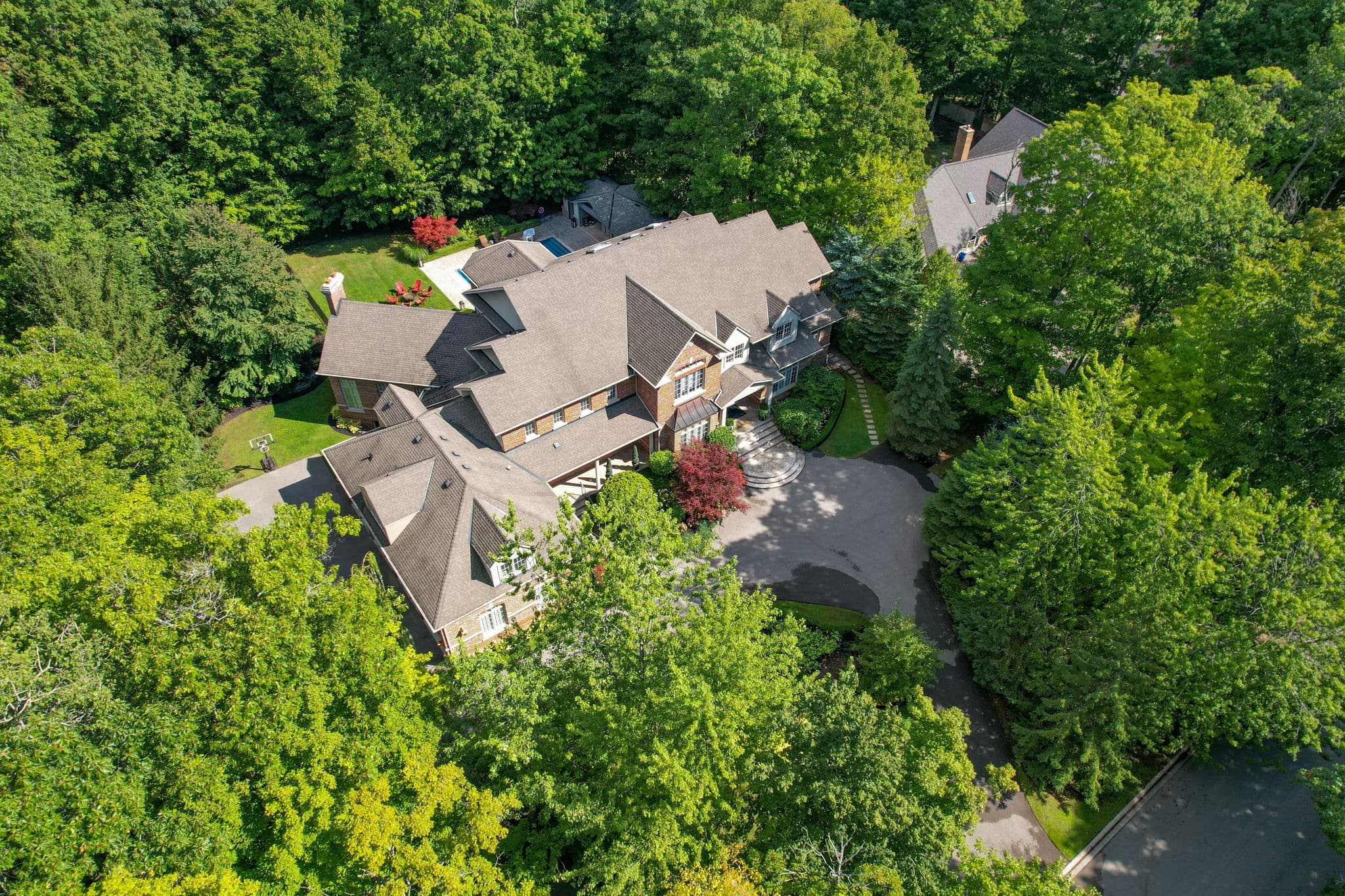 237 Forest Ridge Rd Richmond Hill, ON L4E 3L8