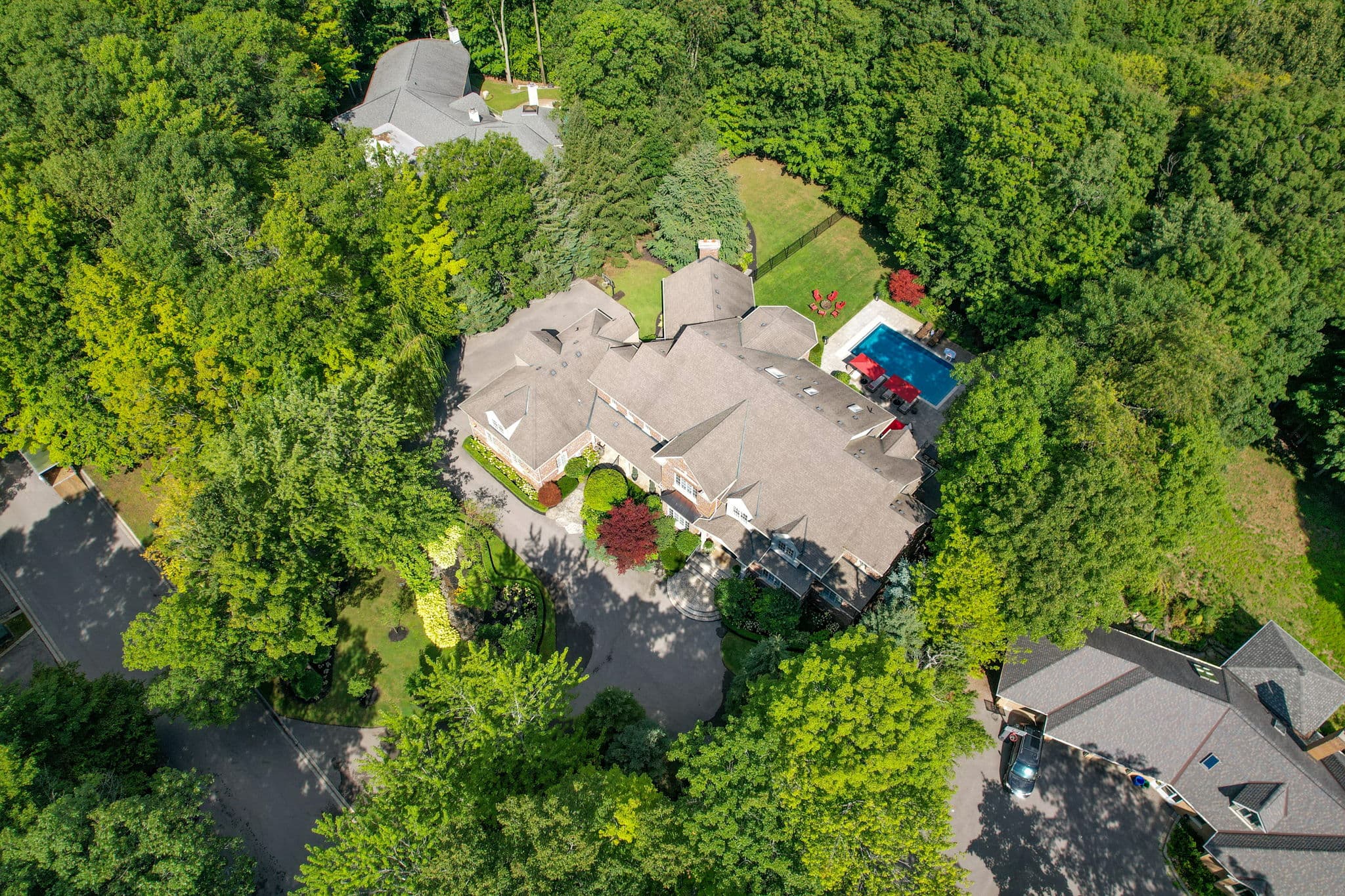237 Forest Ridge Rd Richmond Hill, ON L4E 3L8