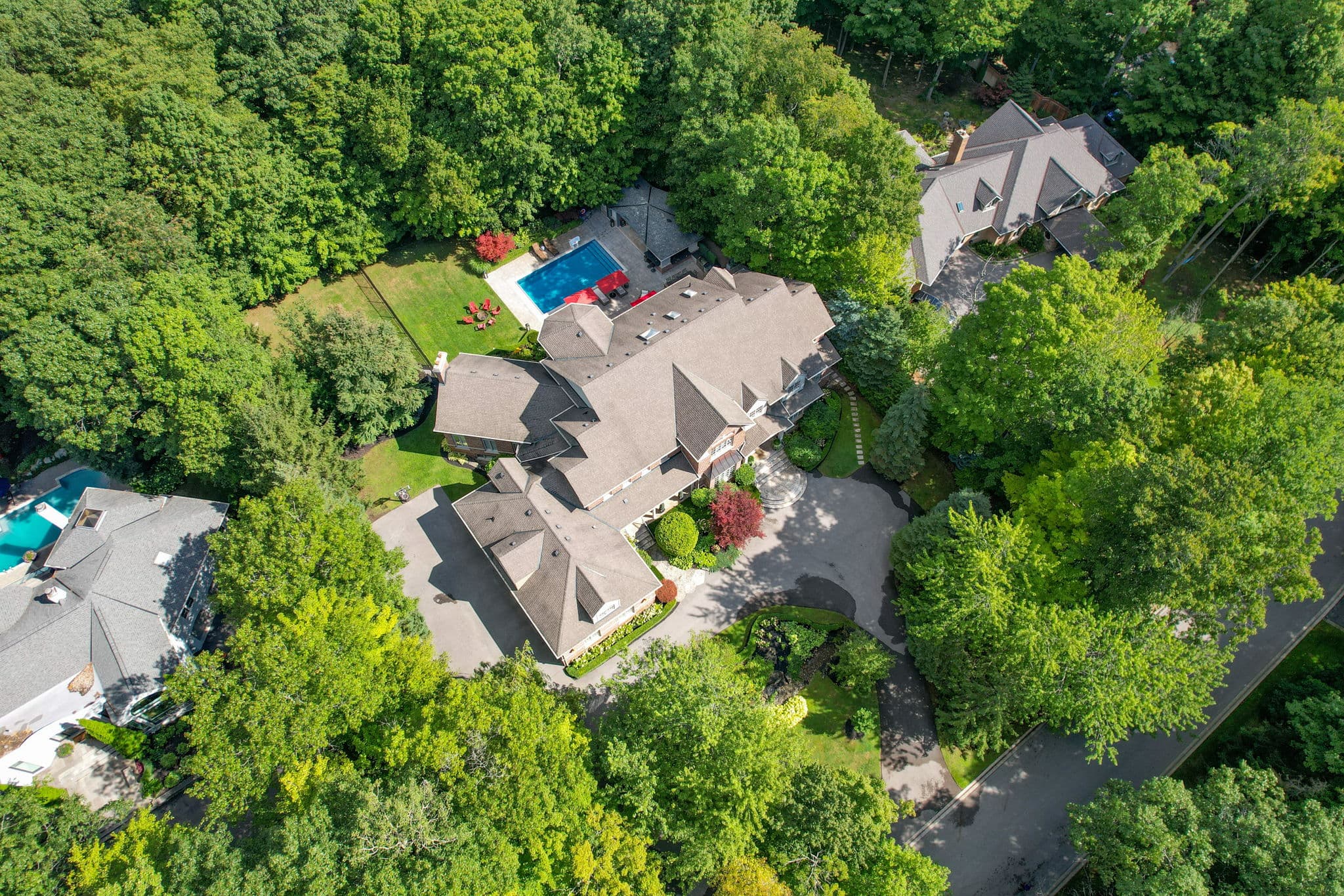237 Forest Ridge Rd Richmond Hill, ON L4E 3L8