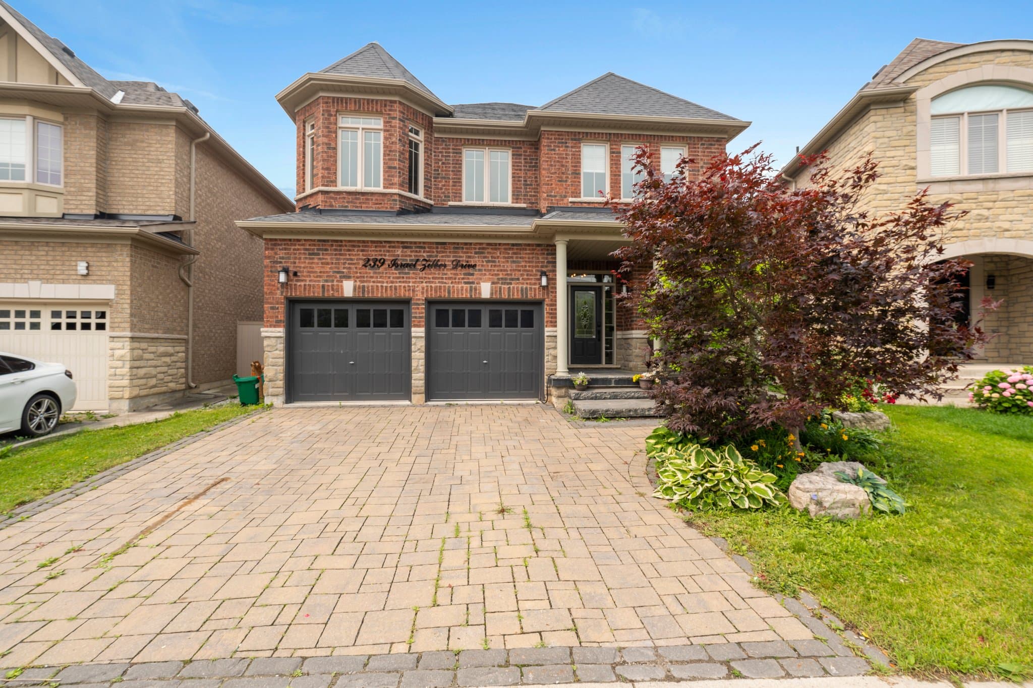 239 Israel Zilber Dr Vaughan, ON L6A 0L3