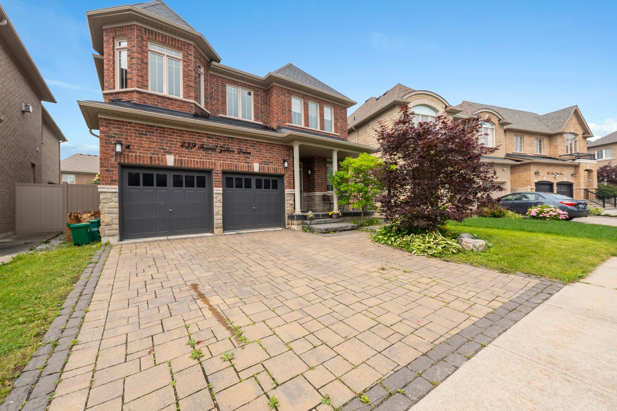 239 Israel Zilber Dr Vaughan, ON L6A 0L3