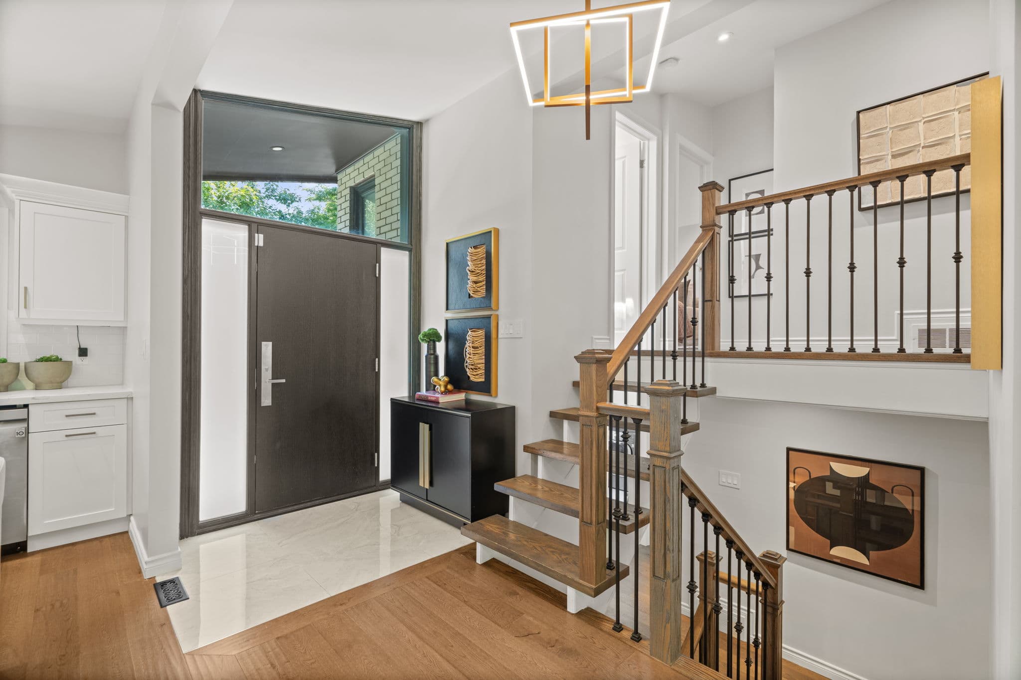24 Addington Ave Toronto, ON M2N 2K9