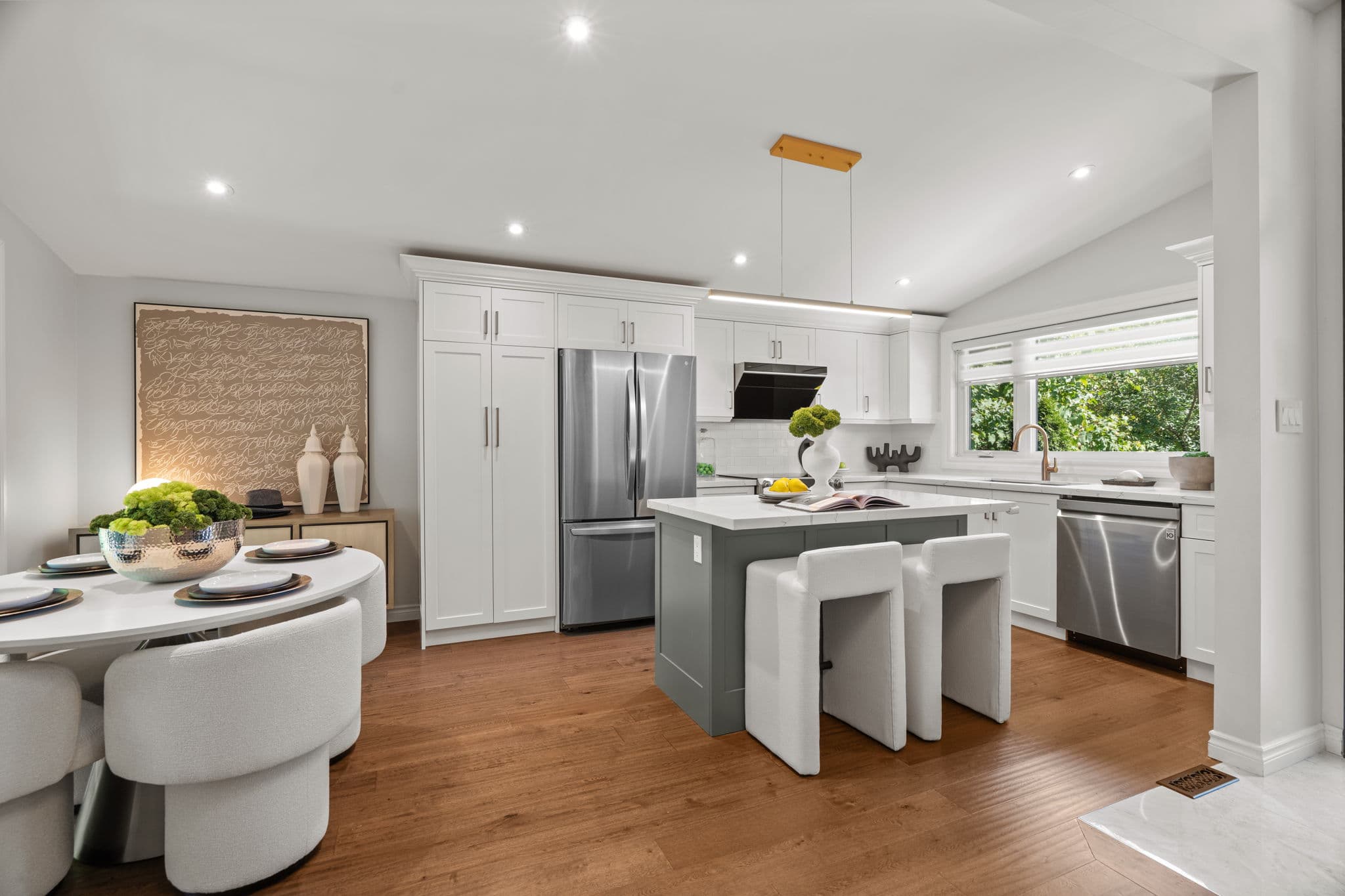 24 Addington Ave Toronto, ON M2N 2K9