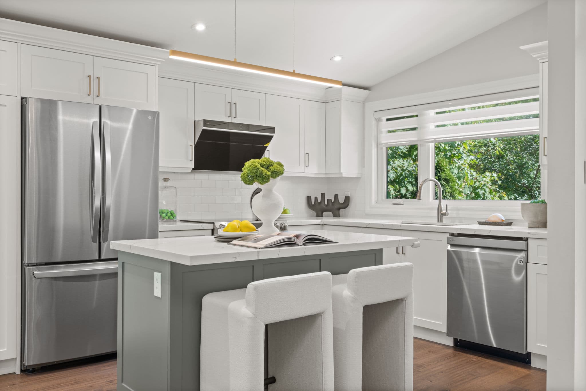 24 Addington Ave Toronto, ON M2N 2K9
