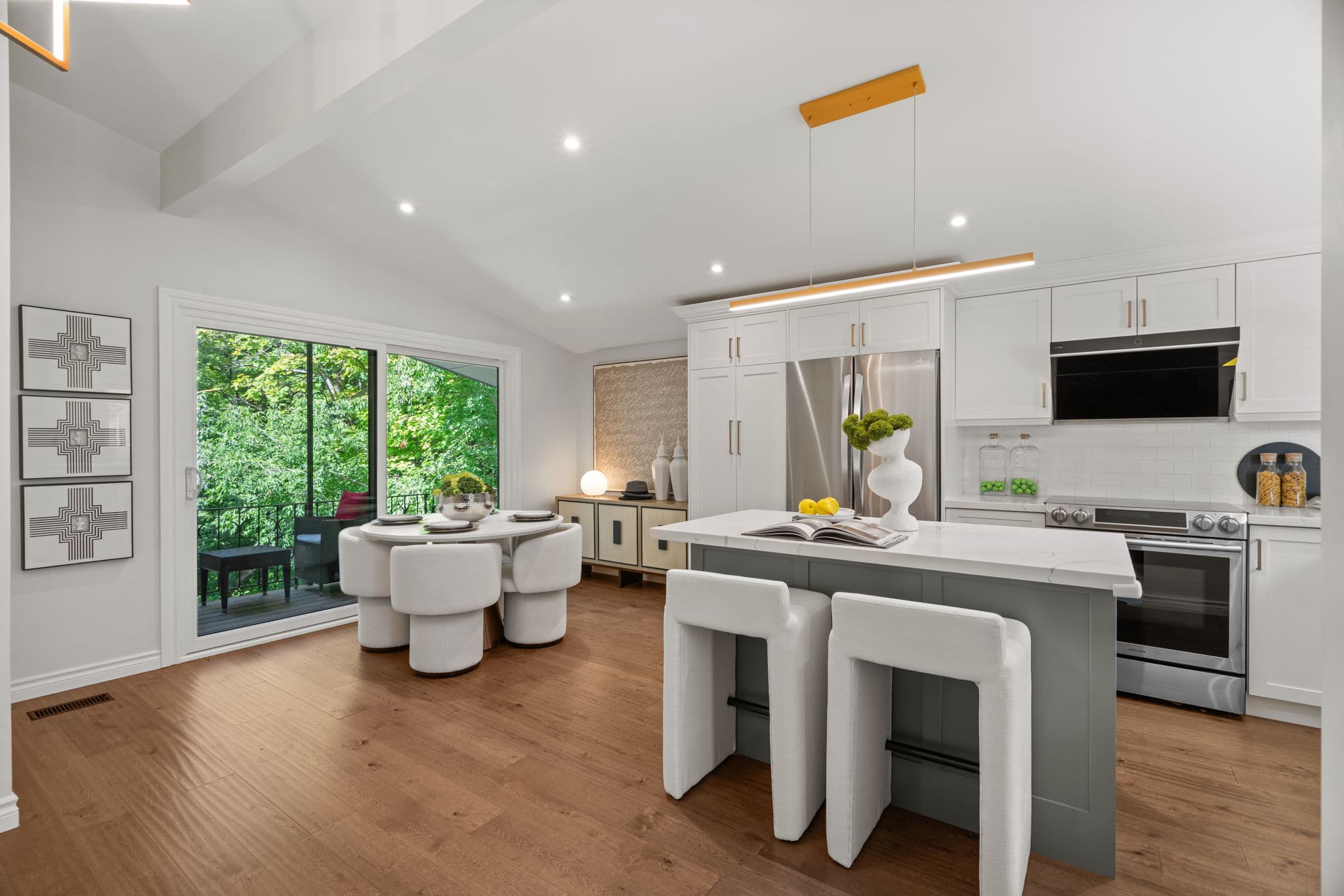 24 Addington Ave Toronto, ON M2N 2K9