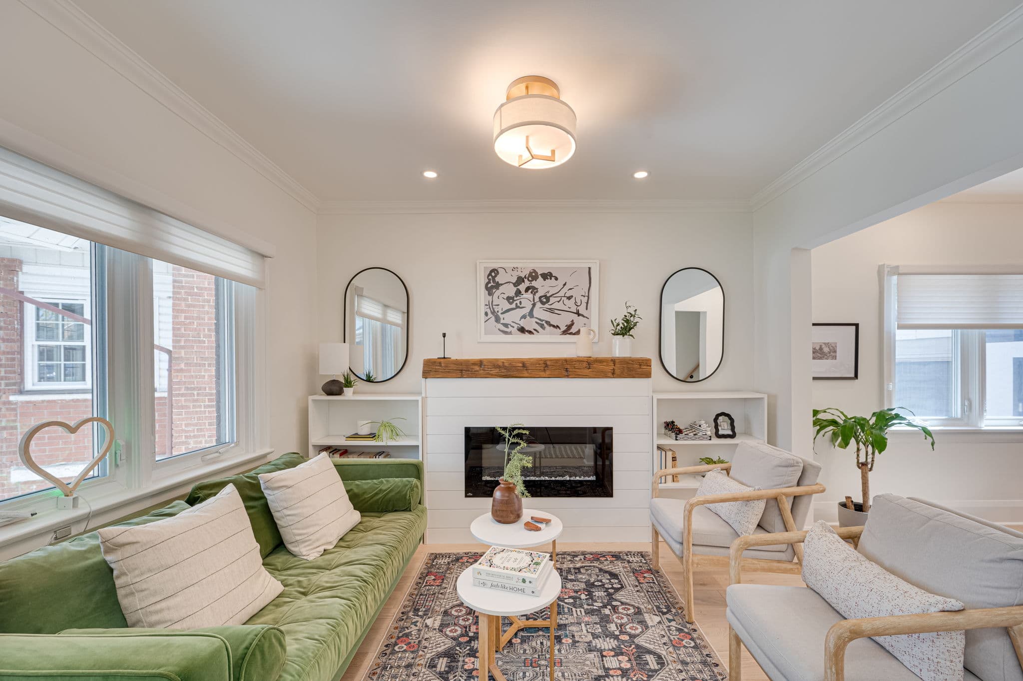 24 Falwyn Ave Toronto, ON M6C 1K6