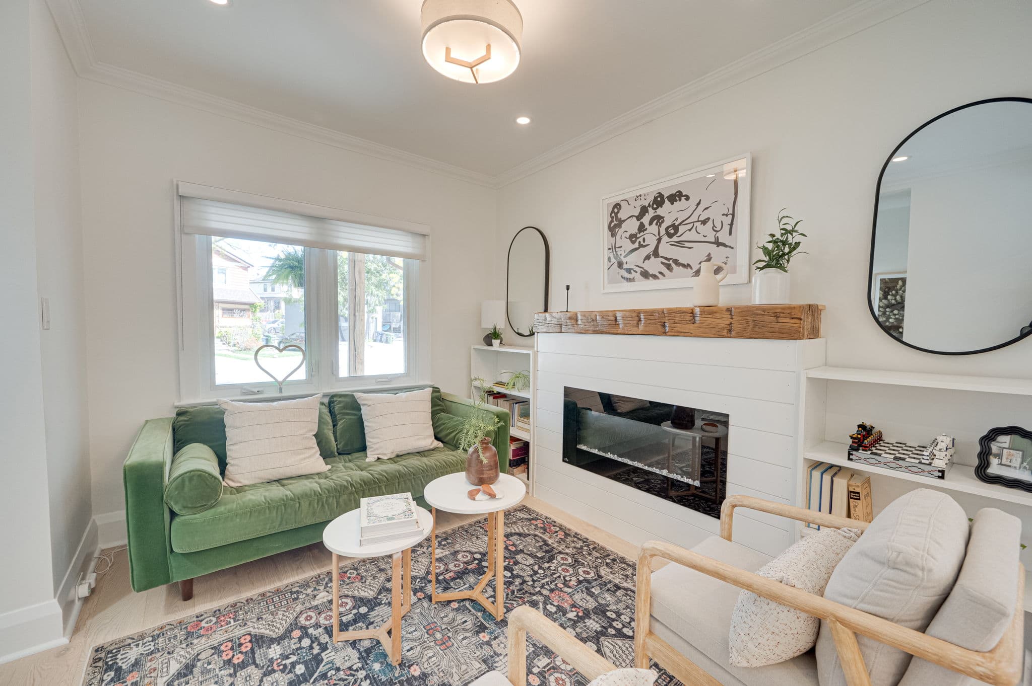 24 Falwyn Ave Toronto, ON M6C 1K6