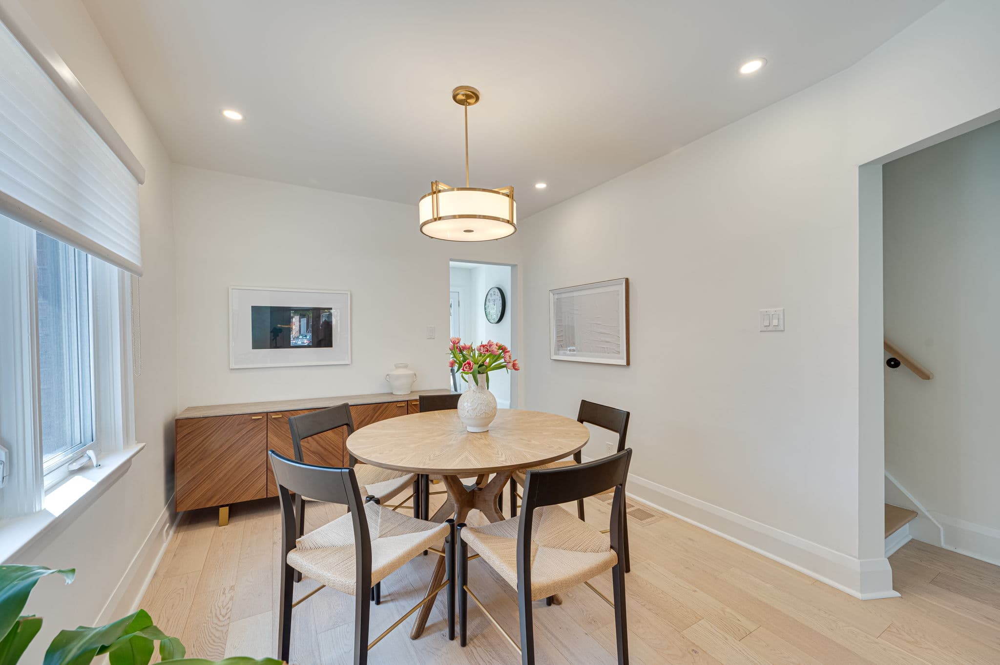 24 Falwyn Ave Toronto, ON M6C 1K6