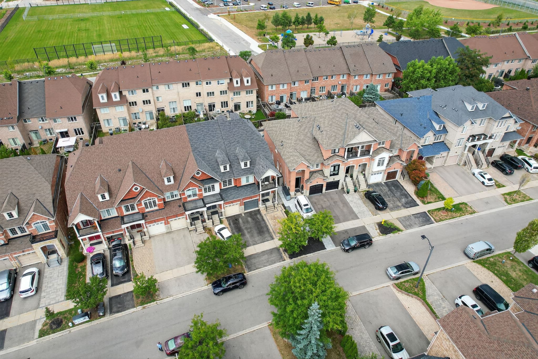 24 Littleriver Ct Vaughan, ON L6A 0K3