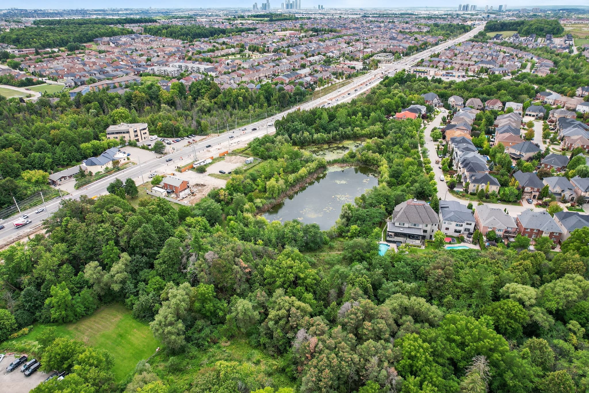 24 Littleriver Ct Vaughan, ON L6A 0K3