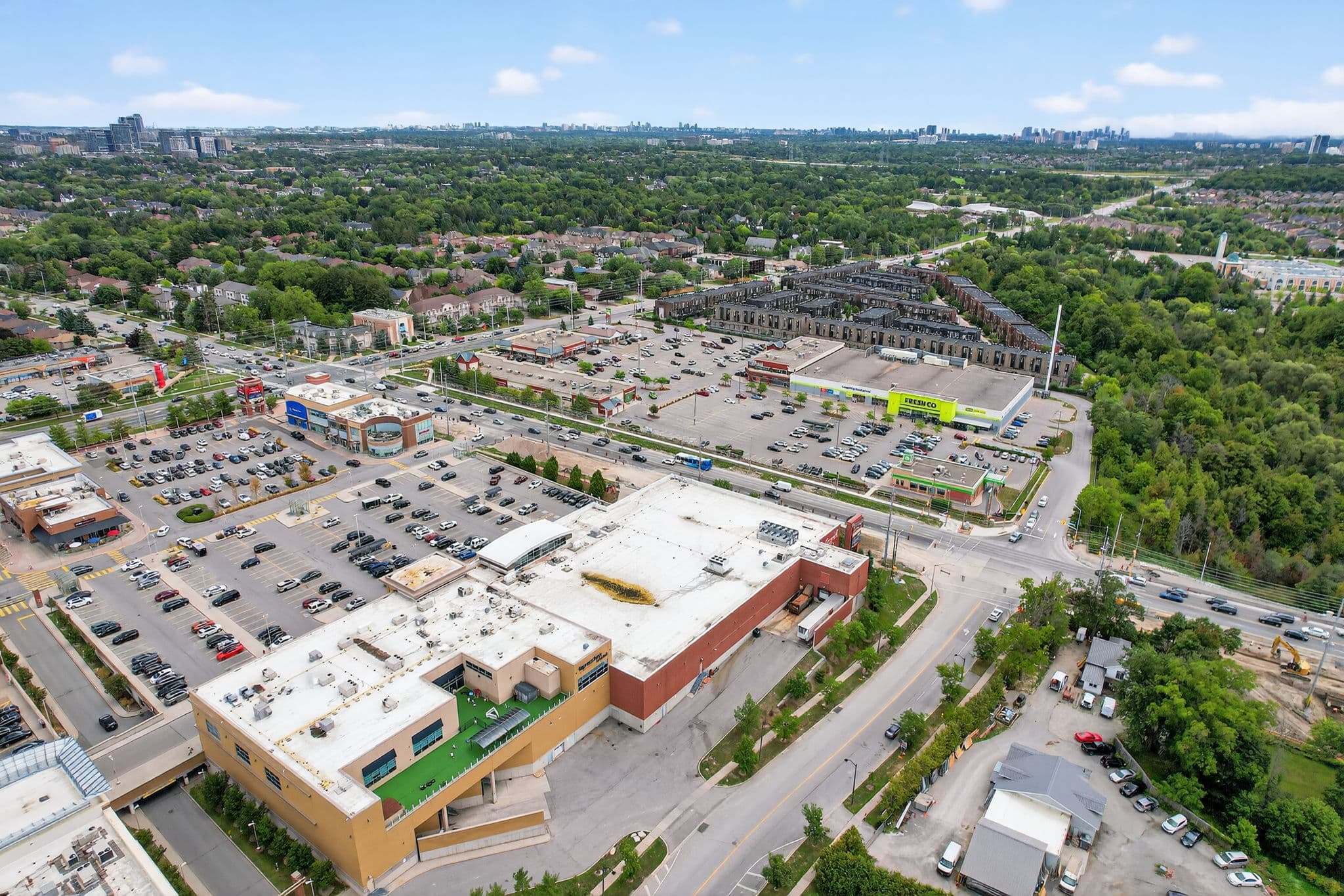 24 Littleriver Ct Vaughan, ON L6A 0K3