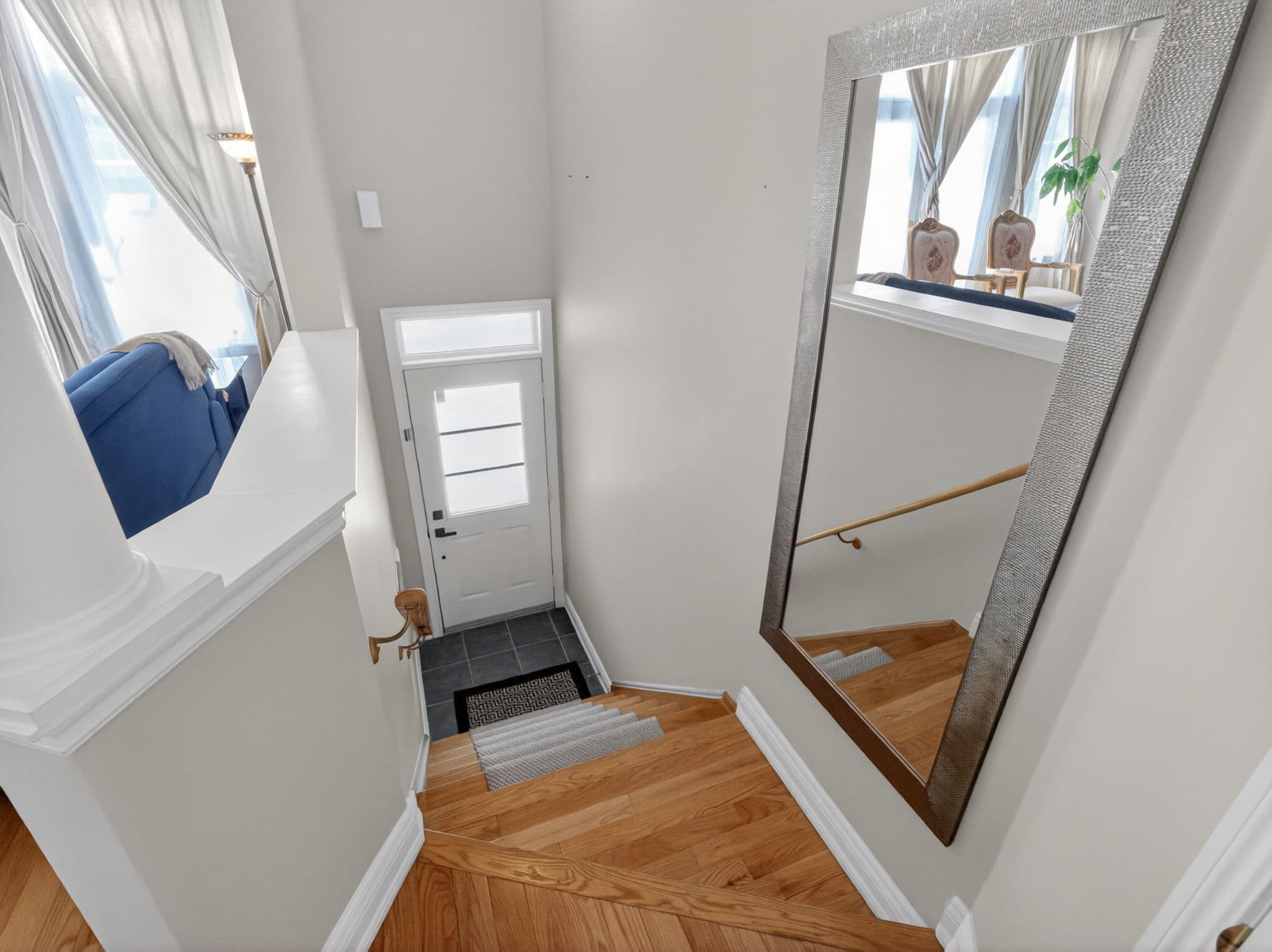 24 Mintwood Rd Vaughan, ON L4J 9C3