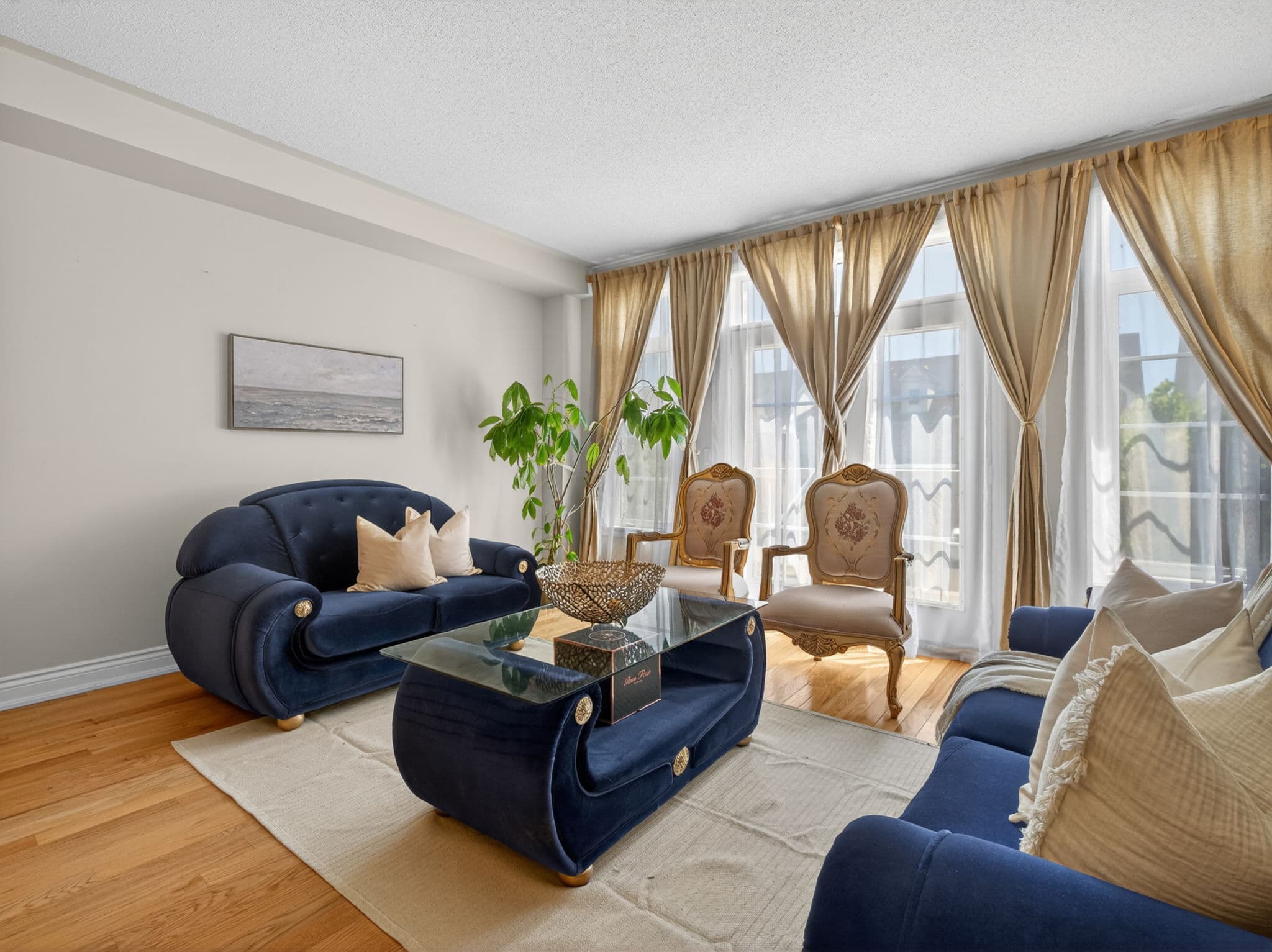 24 Mintwood Rd Vaughan, ON L4J 9C3