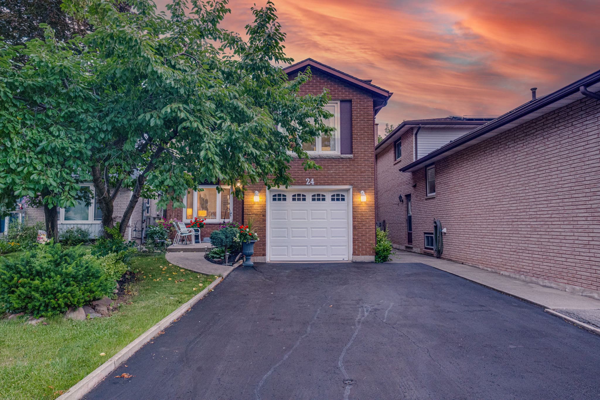 24 Salina Pl Stoney Creek, ON L8G 4L4