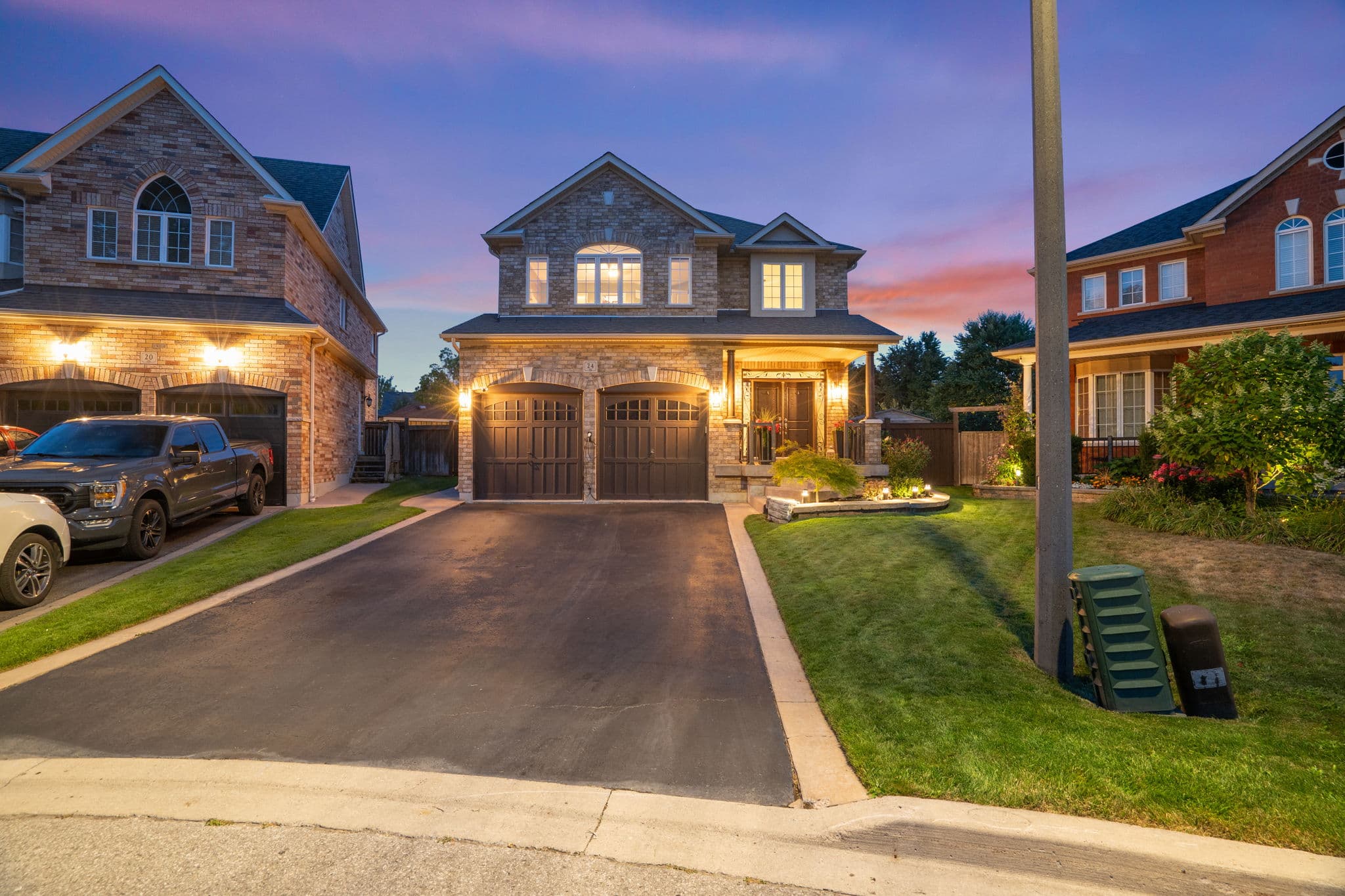 24 Vesna Ct Bowmanville, ON L1C 0C7