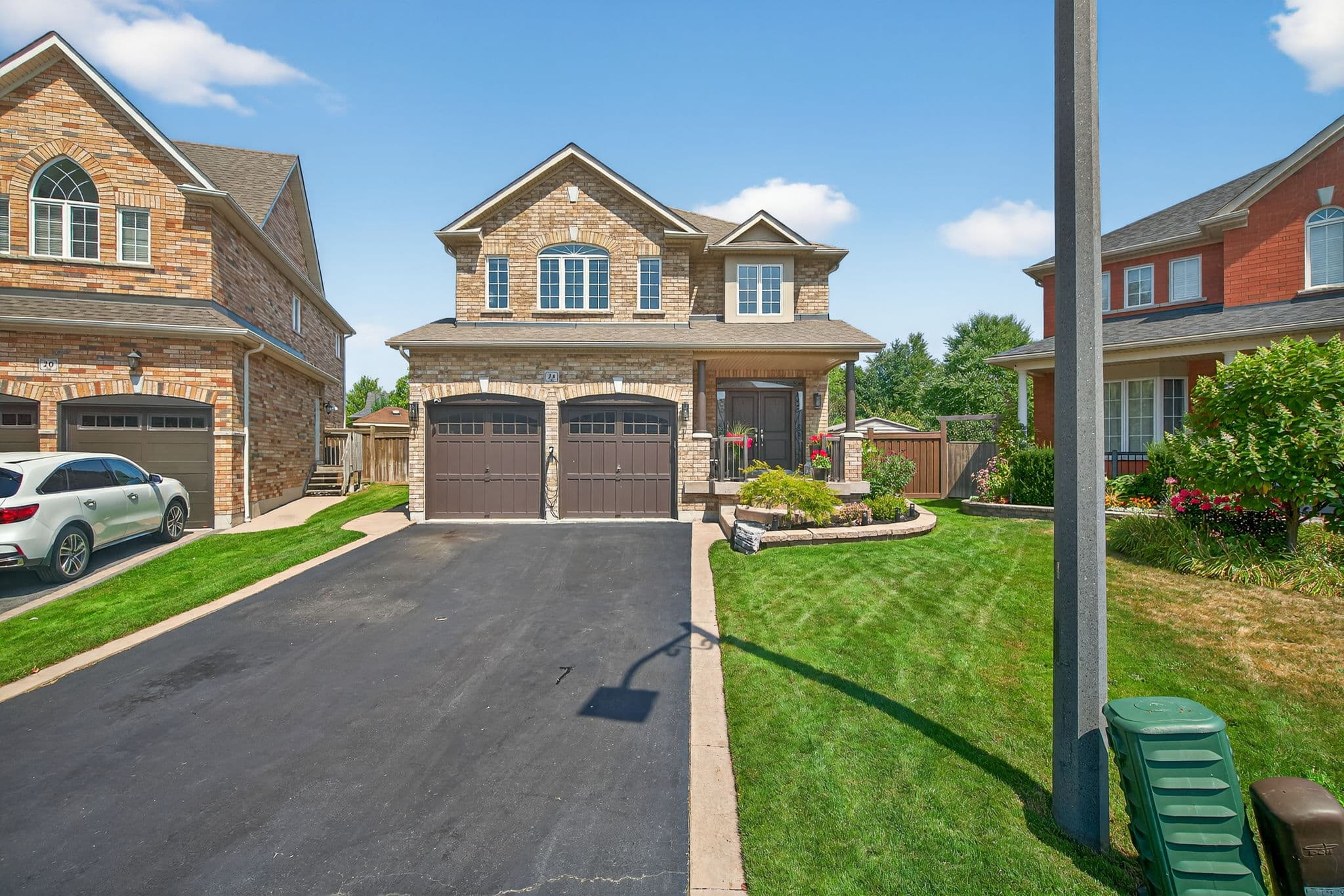24 Vesna Ct Bowmanville, ON L1C 0C7