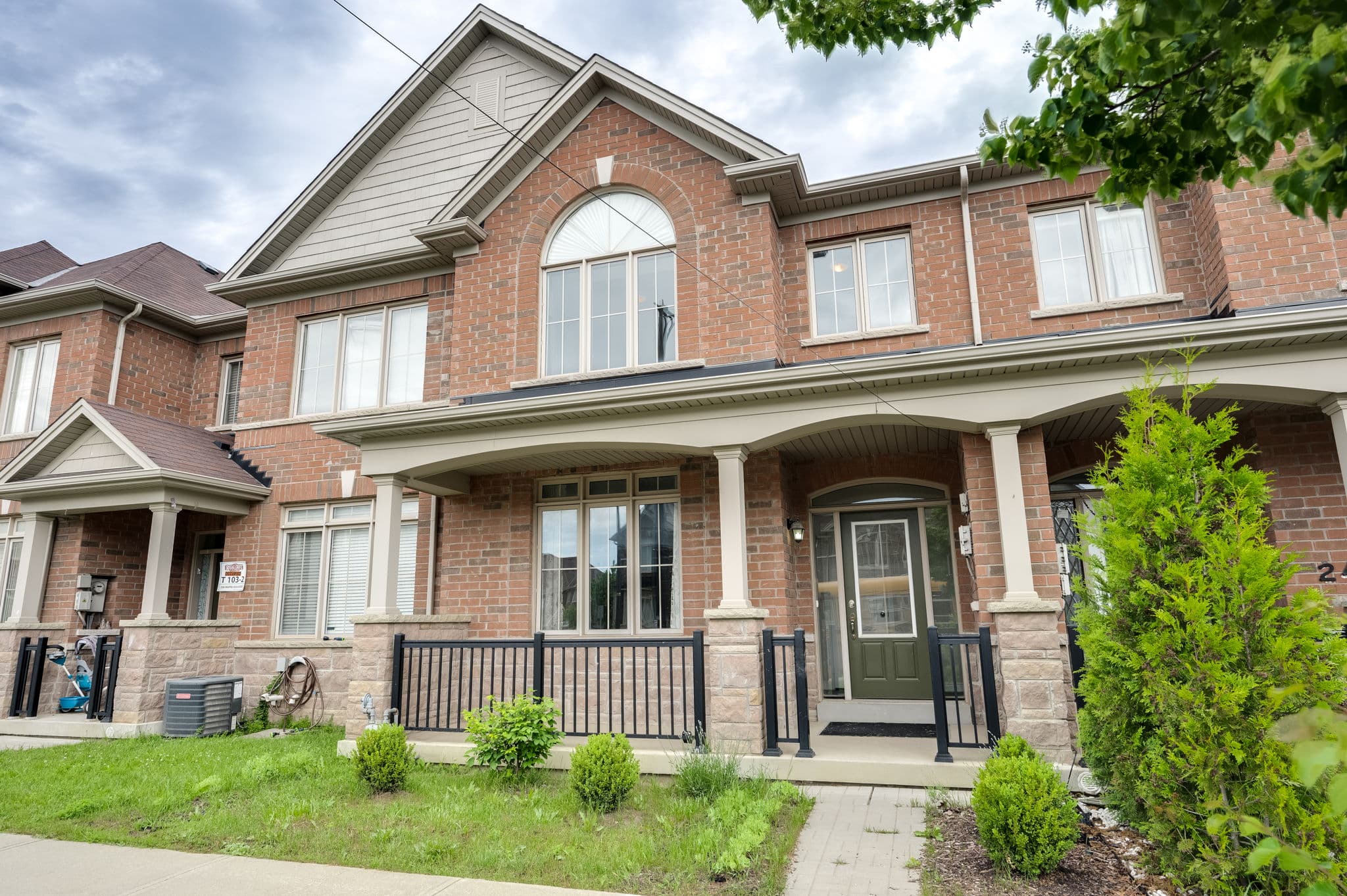 240 Inspire Blvd Brampton, ON L6R 0B6