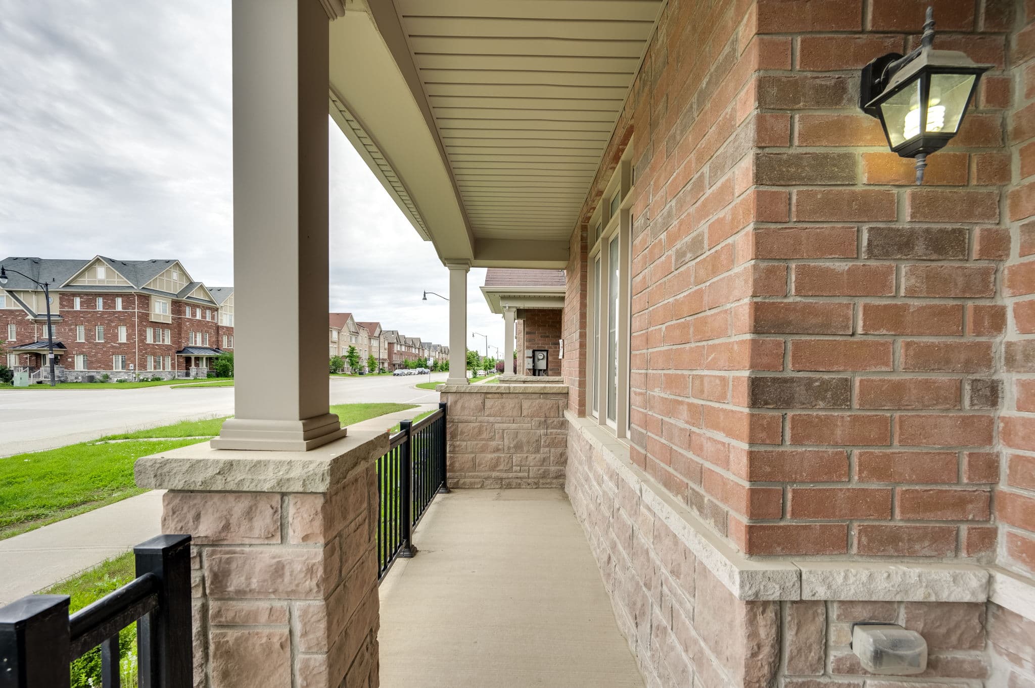 240 Inspire Blvd Brampton, ON L6R 0B6