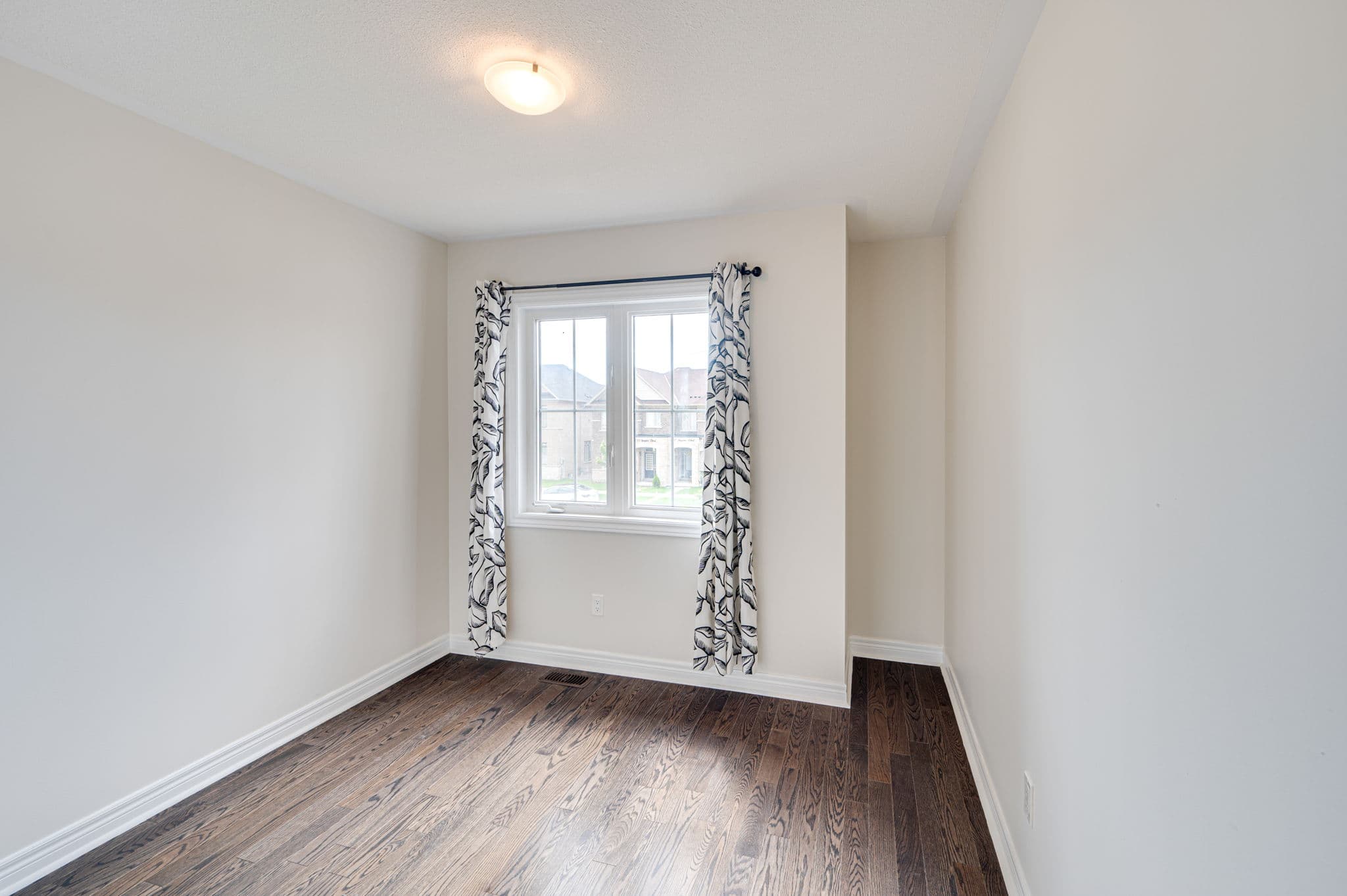240 Inspire Blvd Brampton, ON L6R 0B6