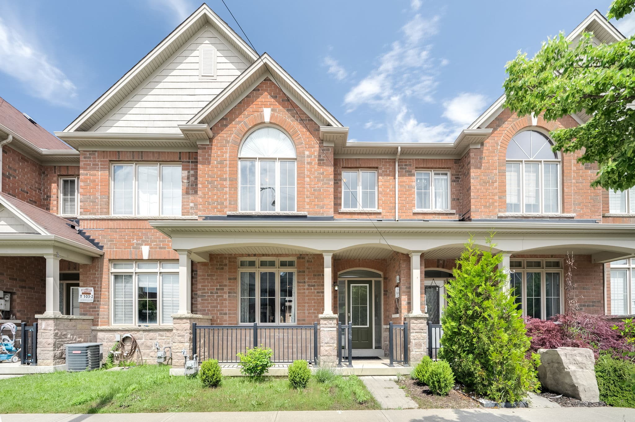 240 Inspire Blvd Brampton, ON L6R 0B6