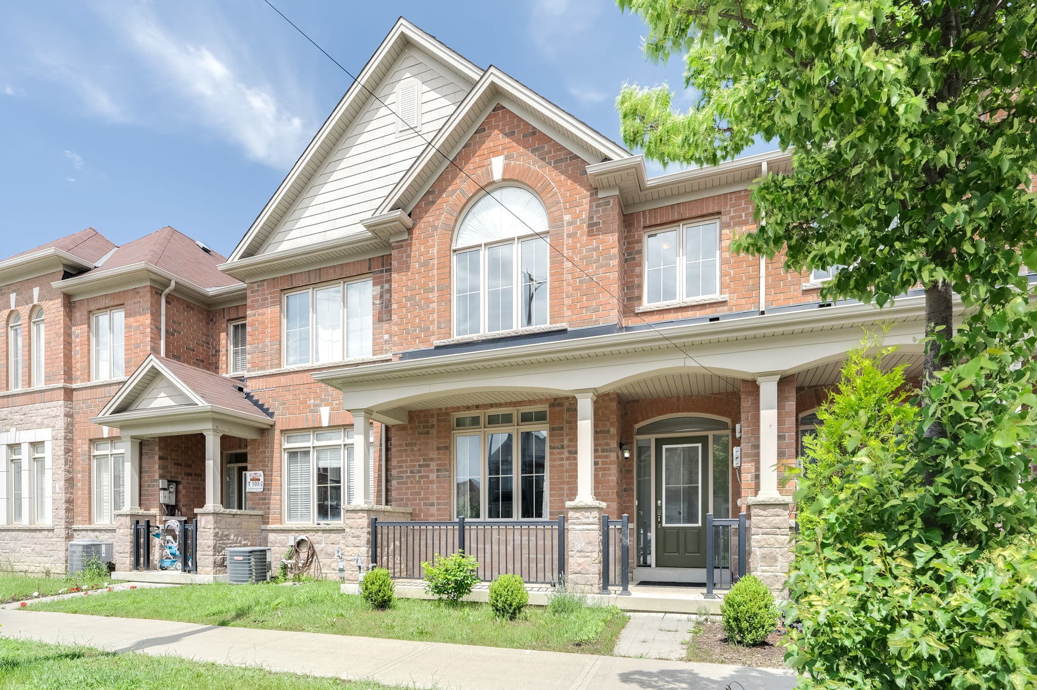 240 Inspire Blvd Brampton, ON L6R 0B6