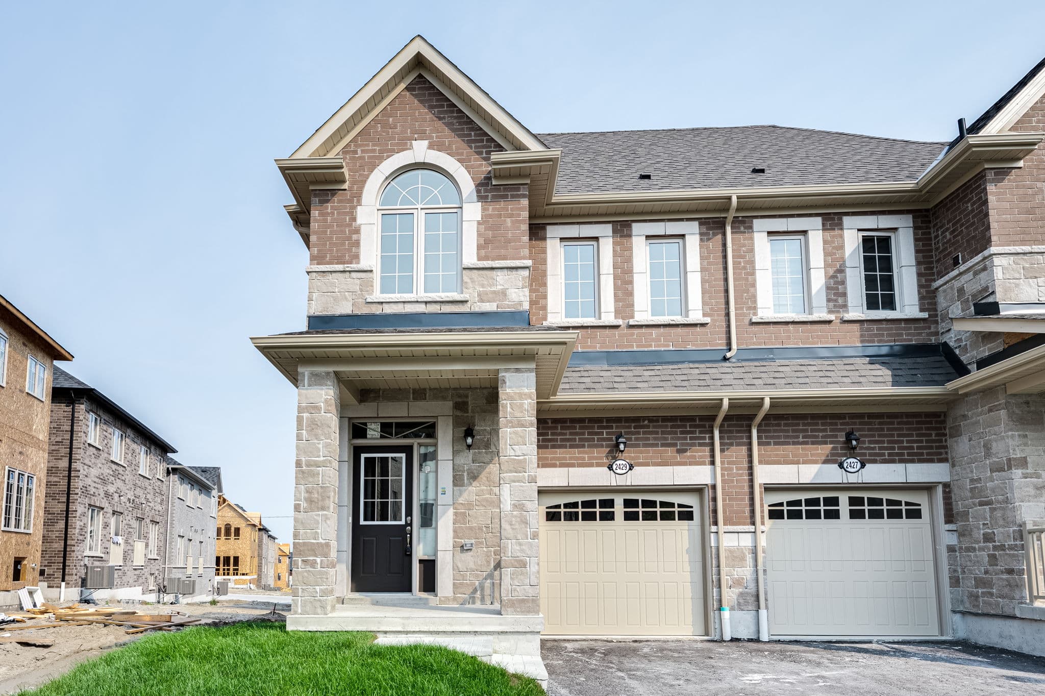 2429 Angora St Pickering, ON L1X 2R2