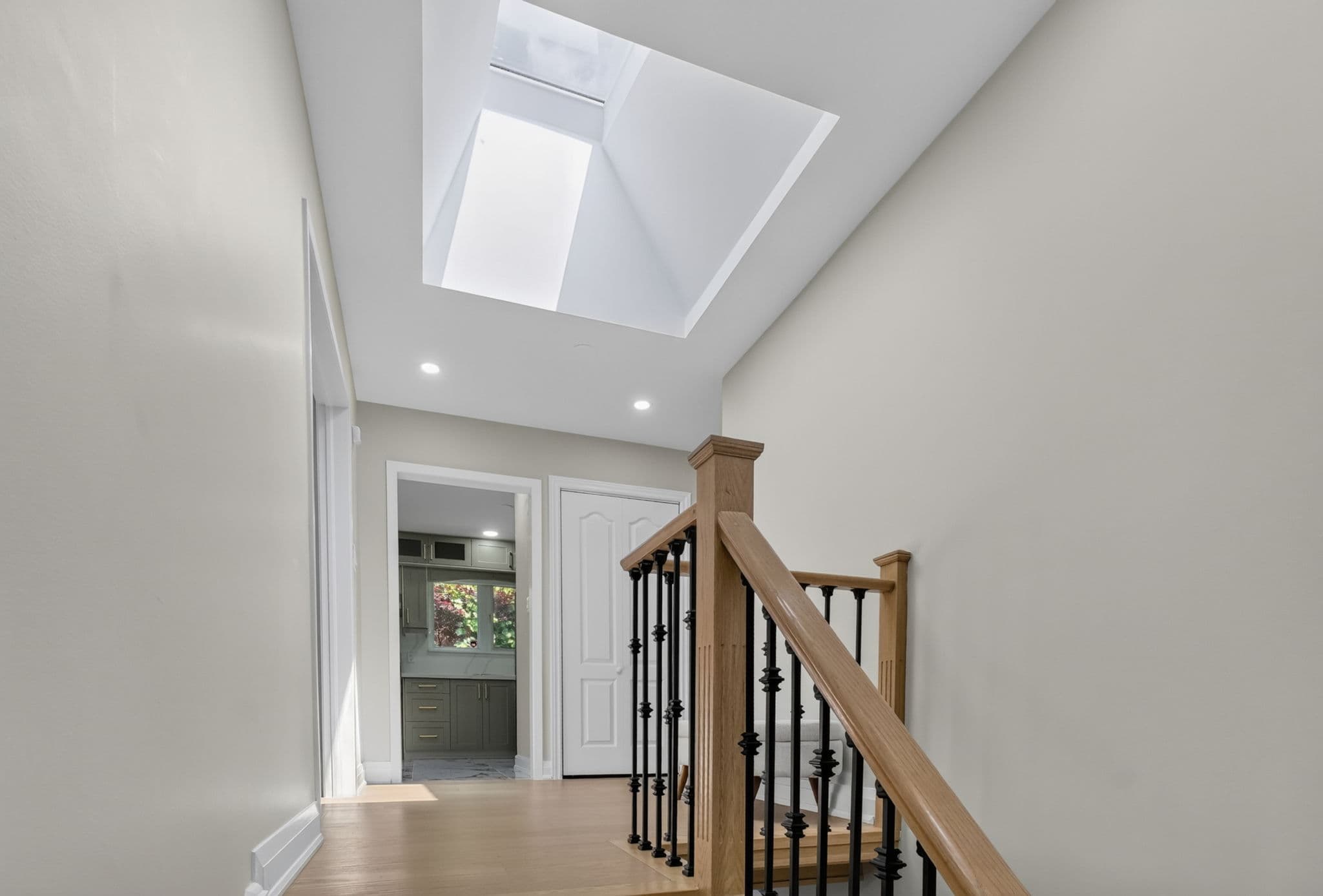 2446 Ventura Dr Oakville, ON L6L 2H7