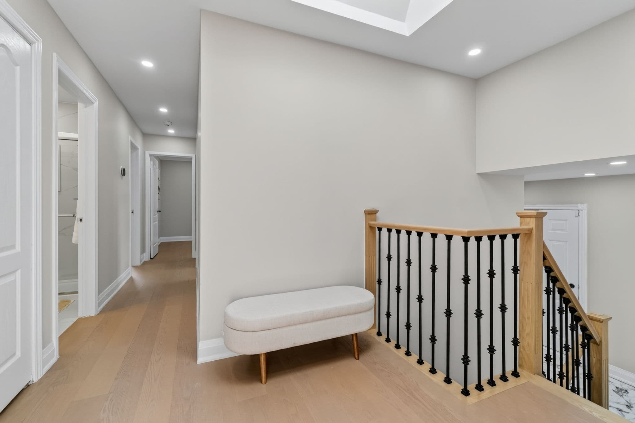 2446 Ventura Dr Oakville, ON L6L 2H7