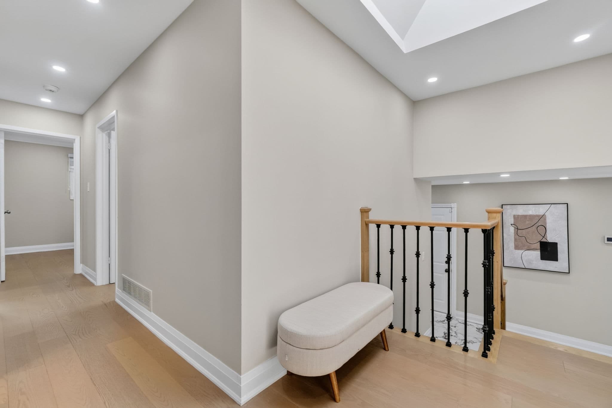 2446 Ventura Dr Oakville, ON L6L 2H7