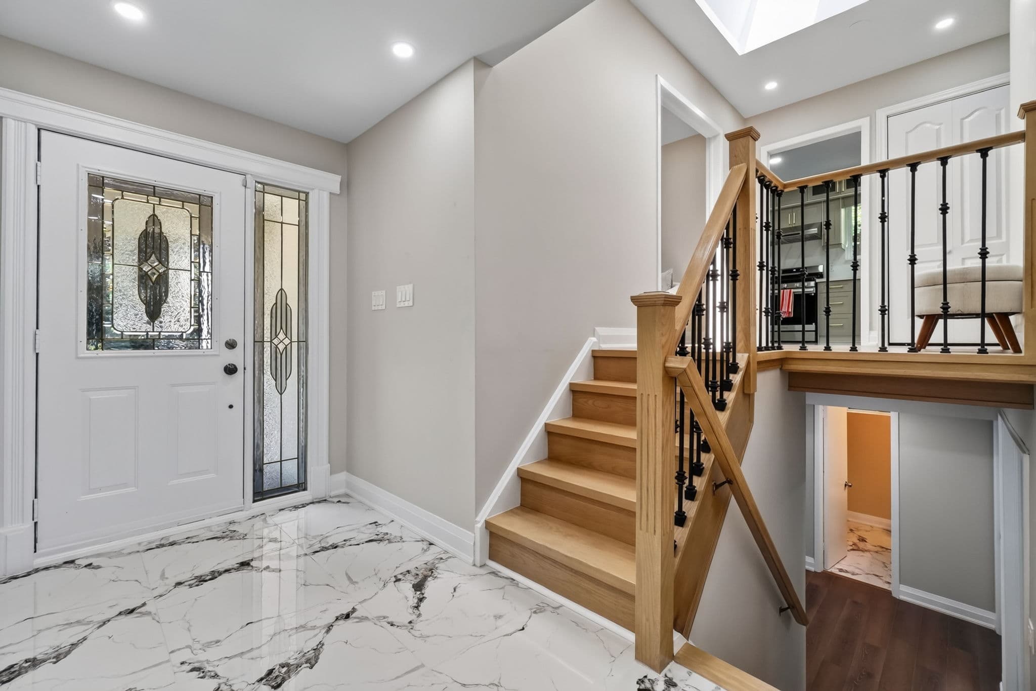 2446 Ventura Dr Oakville, ON L6L 2H7
