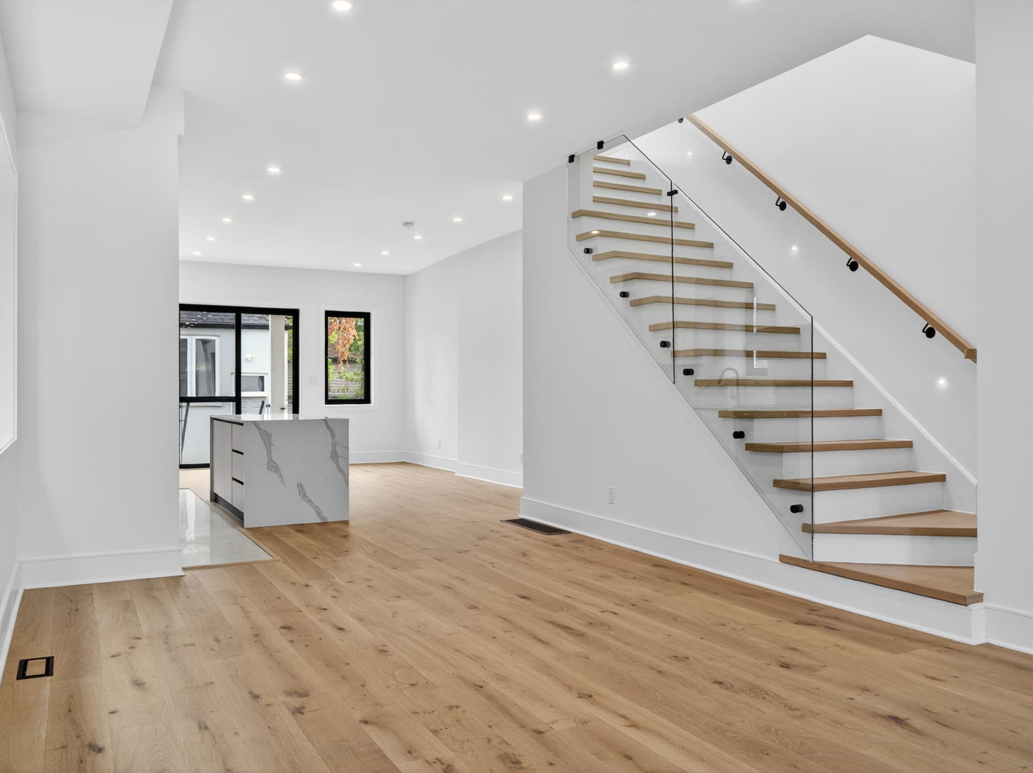 249 Lauder Ave Toronto, ON M6E 3H5