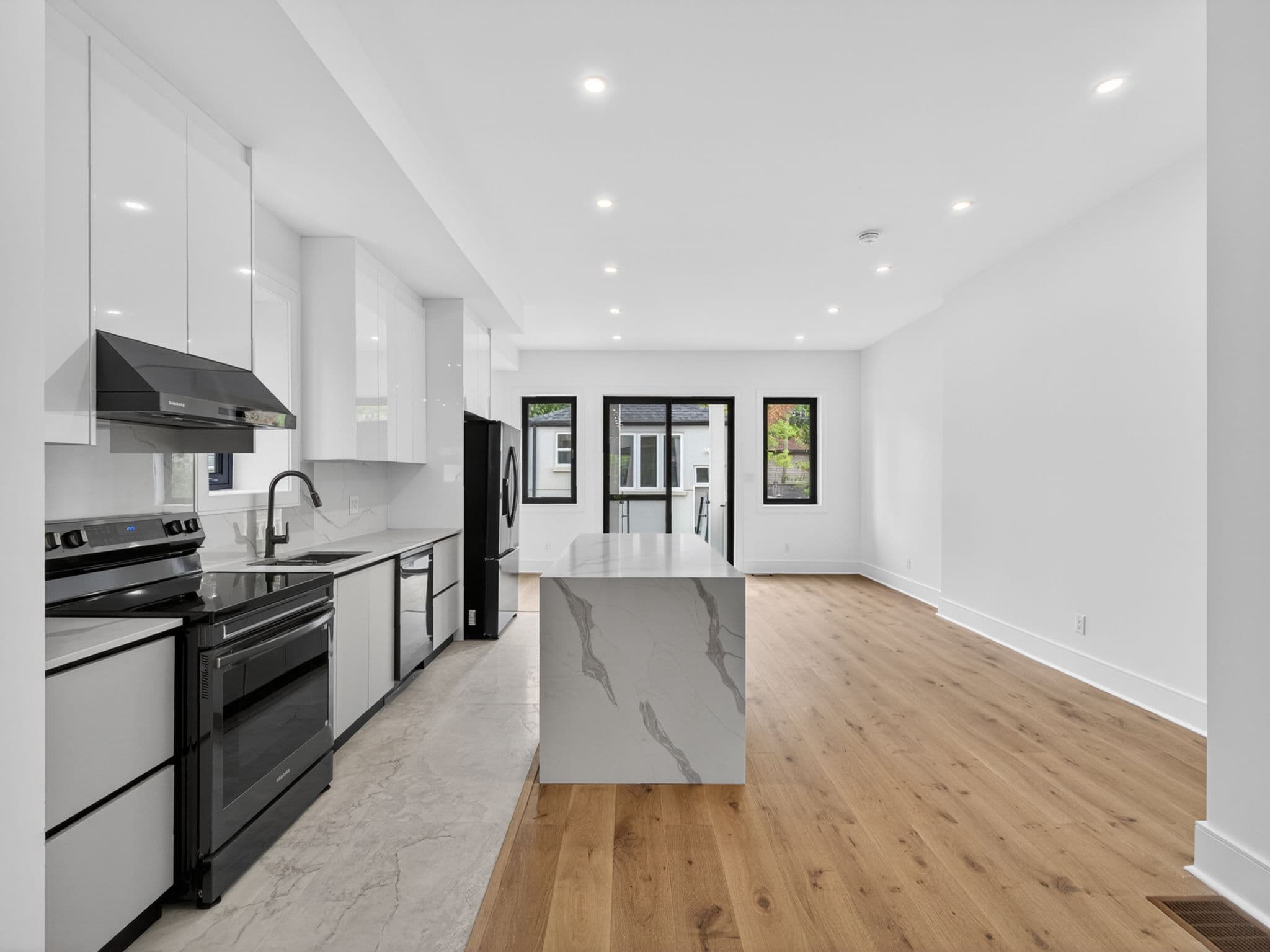 249 Lauder Ave Toronto, ON M6E 3H5
