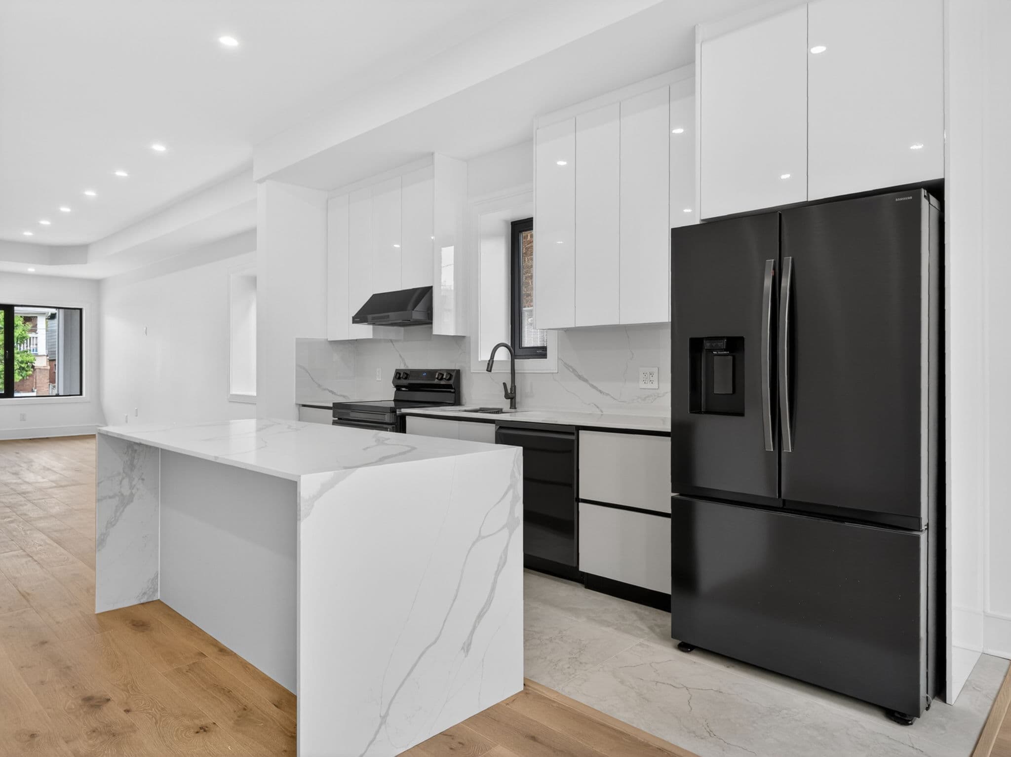 249 Lauder Ave Toronto, ON M6E 3H5