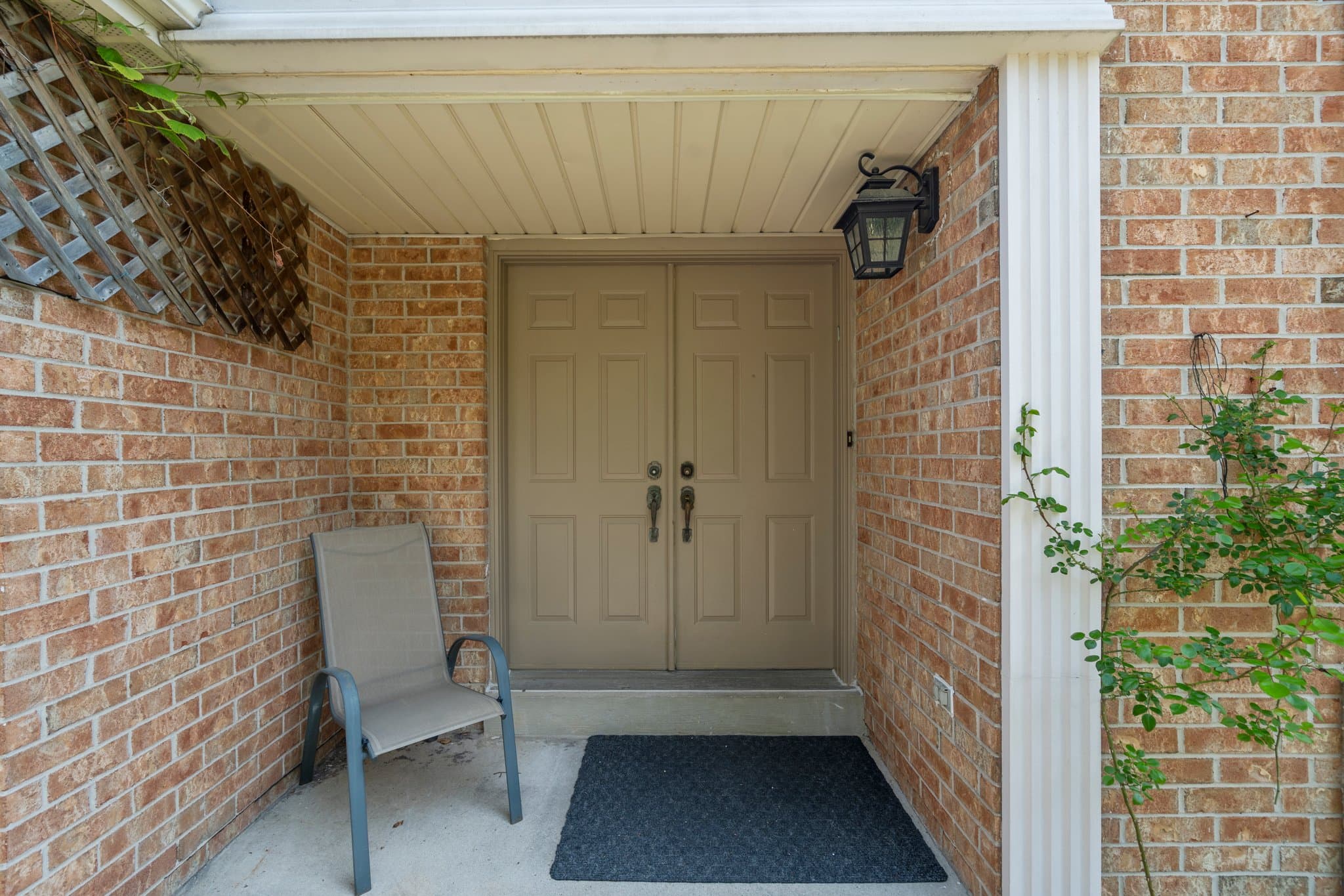 25 Bevshire Cir Vaughan, ON L4J 5B4