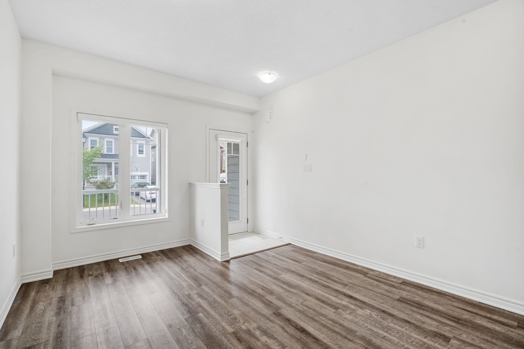 25 Bobolink Dr Wasaga Beach, ON L9Z